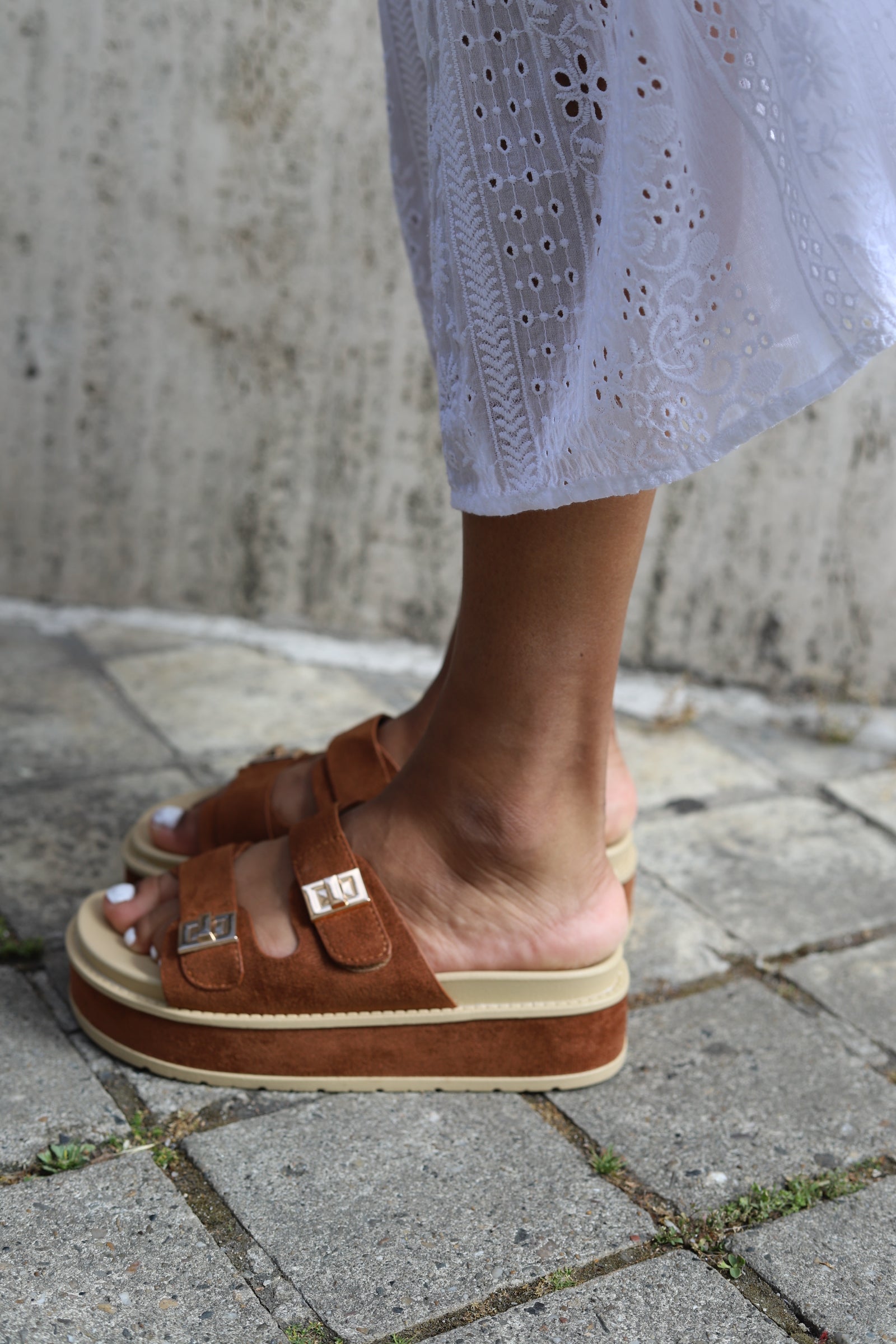 Sandales compensées camel à double bride-beautifulshop