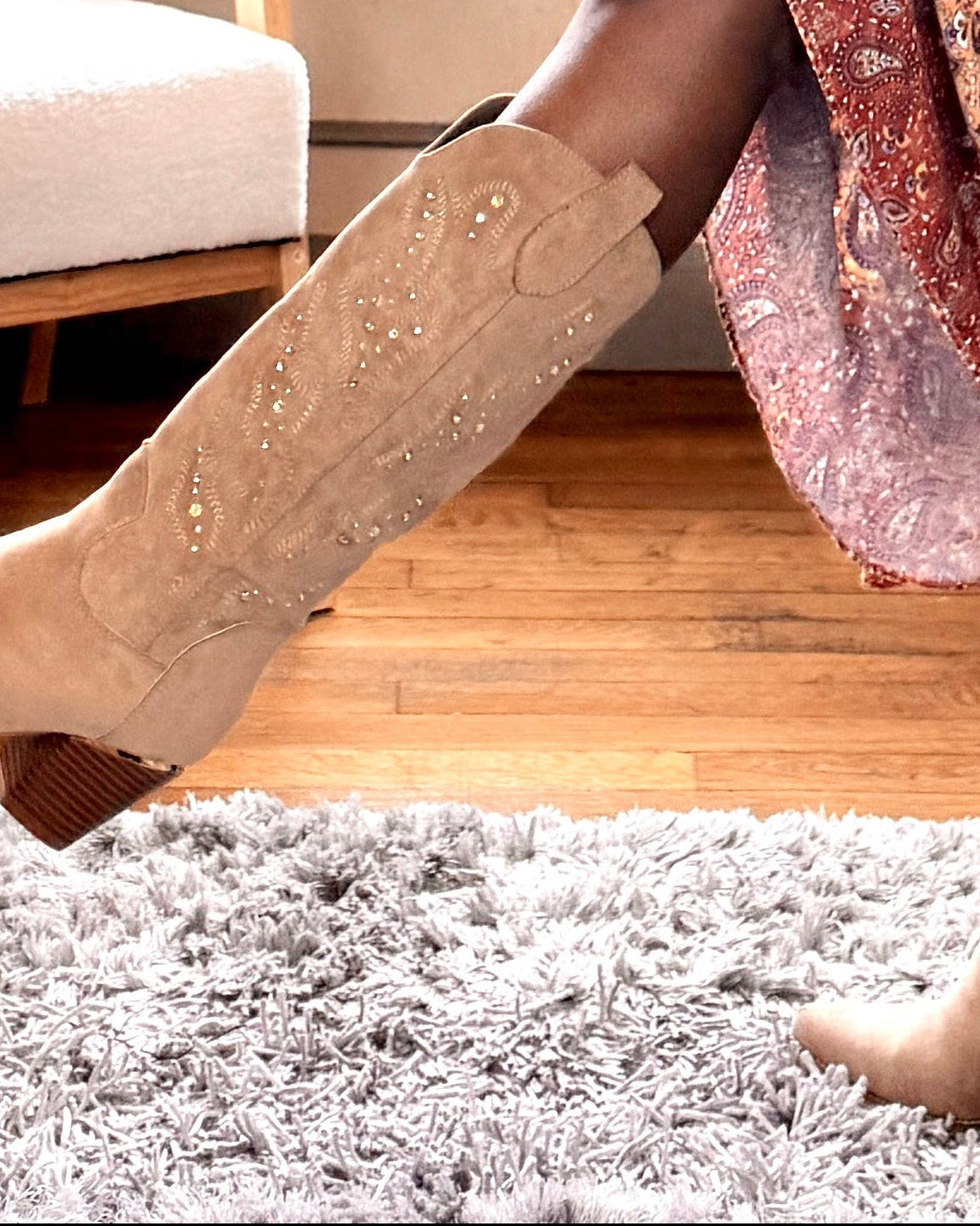 Bottes_Western_Beige_a_Clous_Look_Cowgirl_Tendance_8