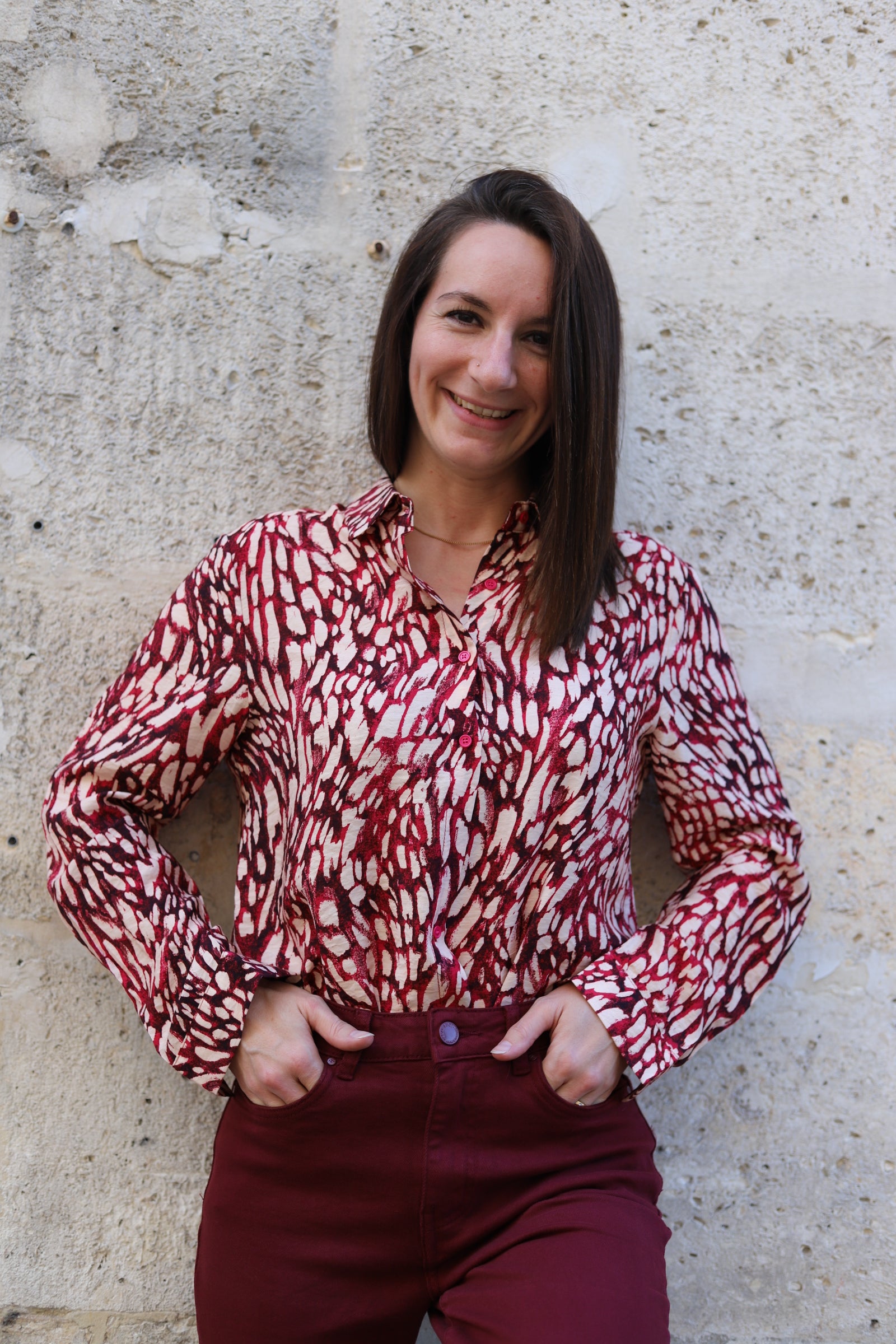 Chemise Imprimée Graphique Rouge & Crème – Manches longues – Tissu fluide | Made in Italy