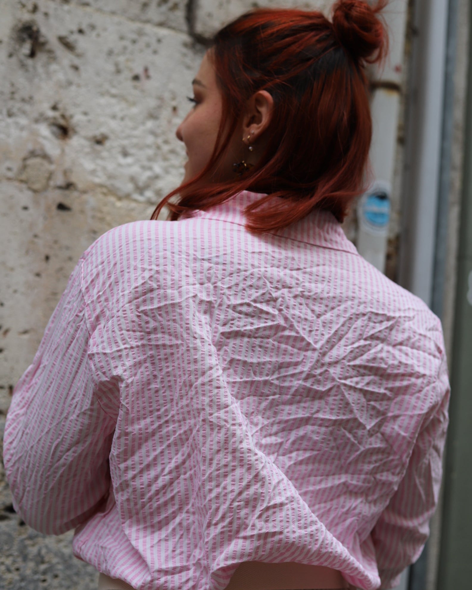 Chemise à rayures gaufrée rose