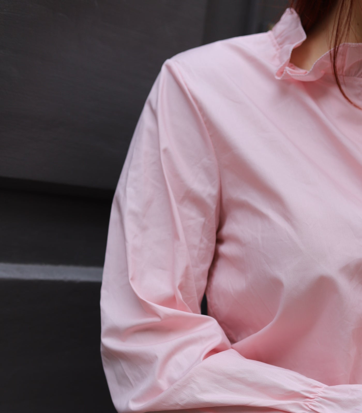 Chemisier Rose à Volants Plissés – Féminité Douce et Élégance Italienne