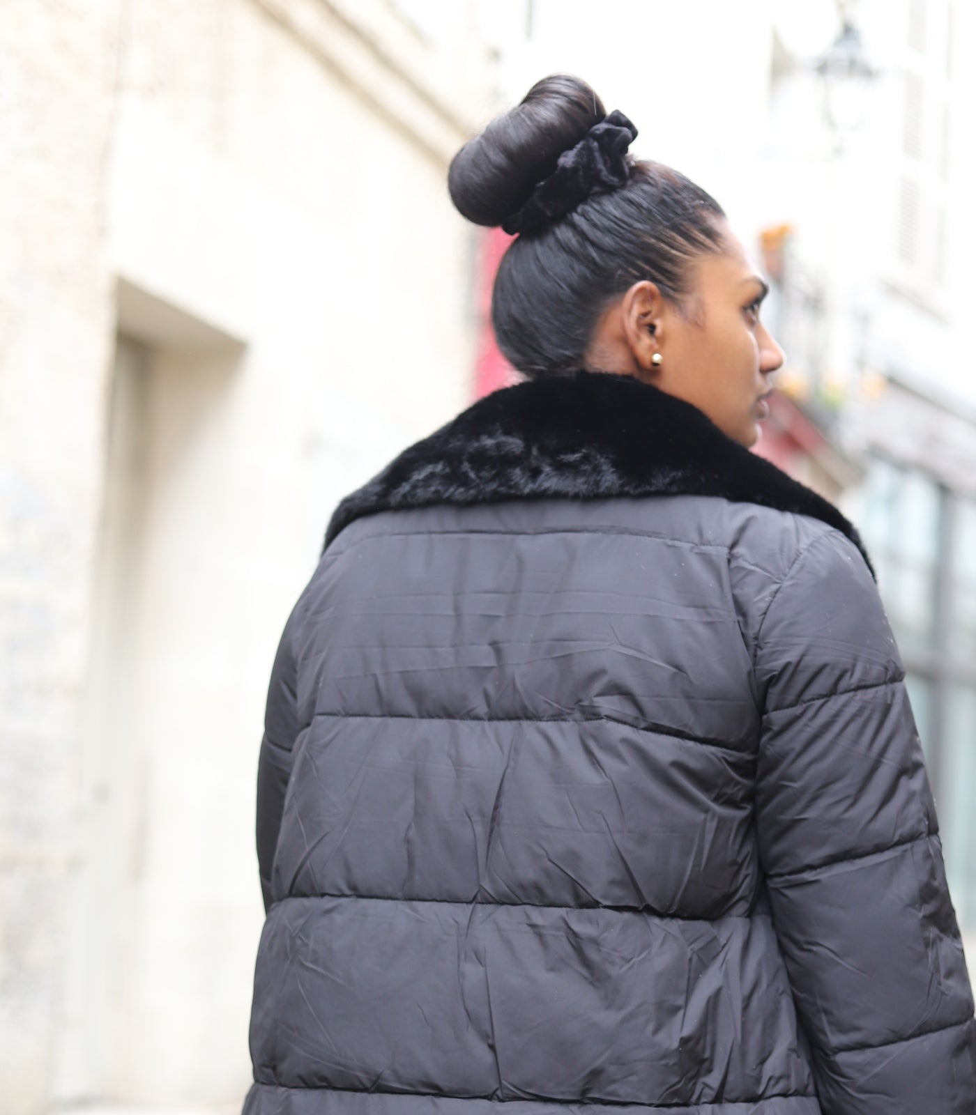 Doudoune noire femme mi-longue avec col moumoute amovible | Beautiful Shop