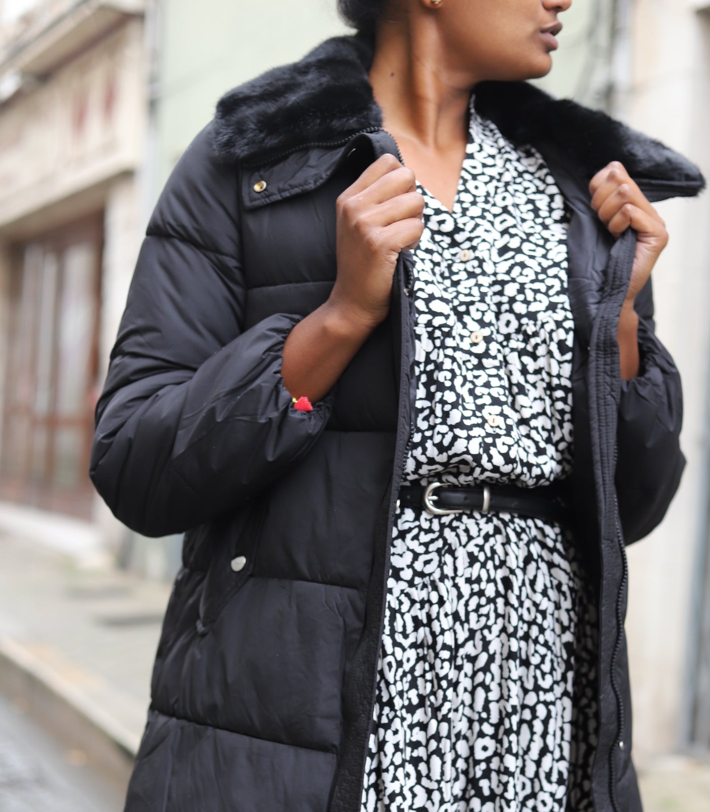 Doudoune noire femme mi-longue avec col moumoute amovible | Beautiful Shop