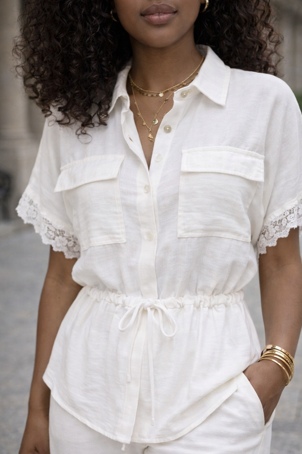 Ensemble blanc femme chemisier fluide et pantalon