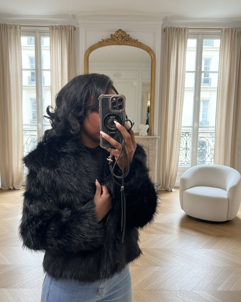 Manteau Court Noir en Fausse Fourrure | Look Glam & Chic pour l’Hiver-beautifulshop