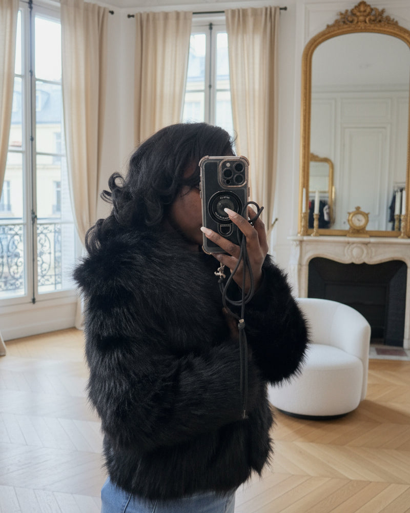 Manteau Court Noir en Fausse Fourrure | Look Glam & Chic pour l’Hiver-beautifulshop