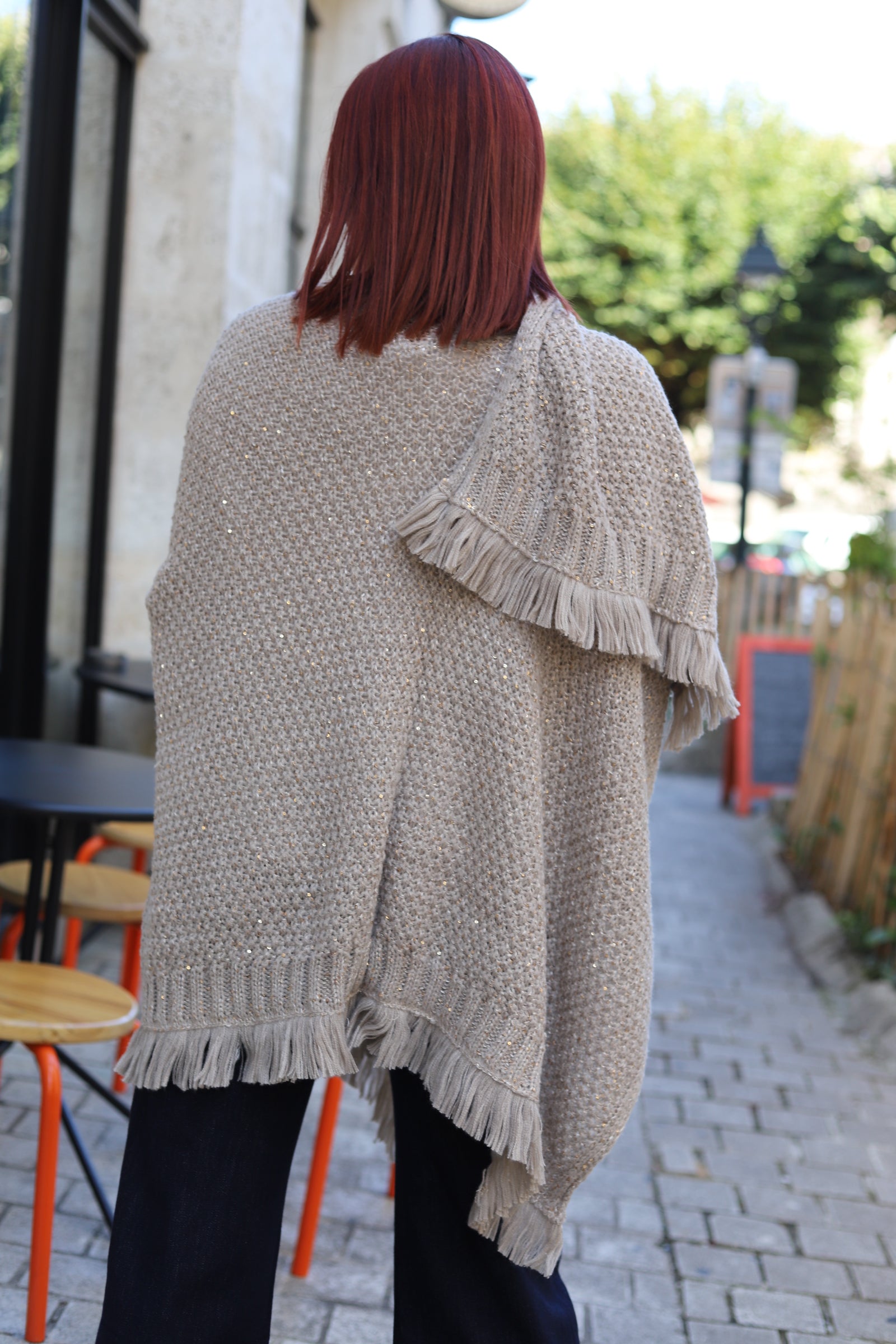 Poncho beige à franges et fils brillants-angouleme