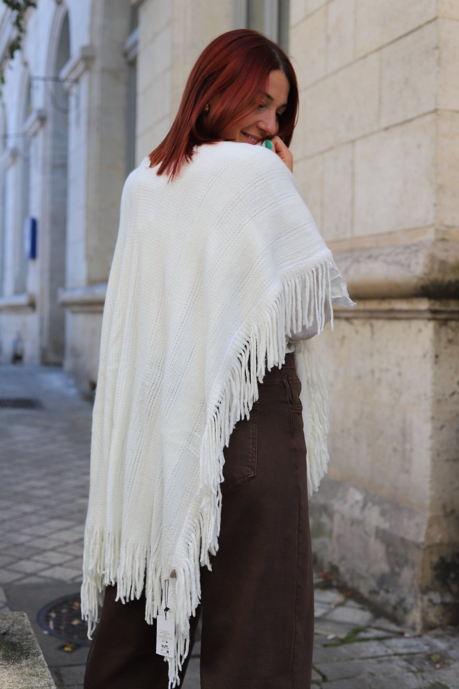 Poncho_blanc_franges_1