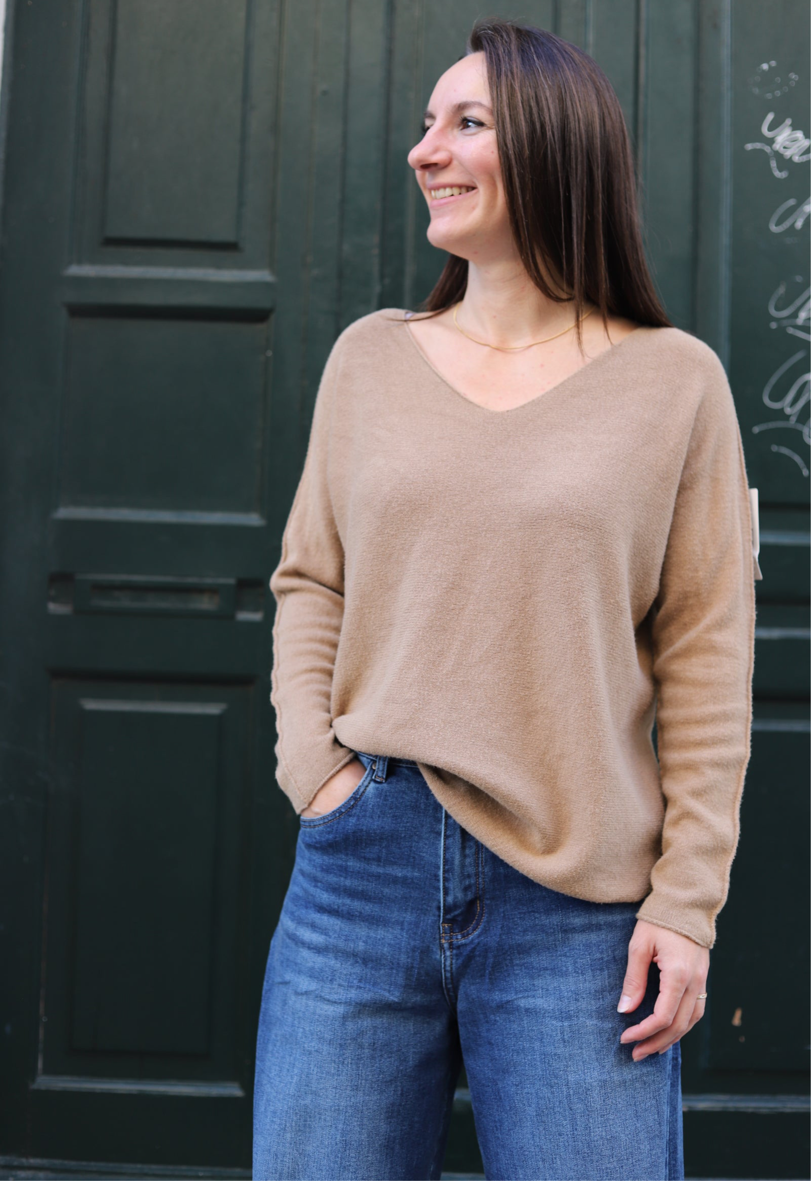 Pull Col V Texturé Beige – Coupe Oversize | Taille 40/42+ | Fabriqué en Italie