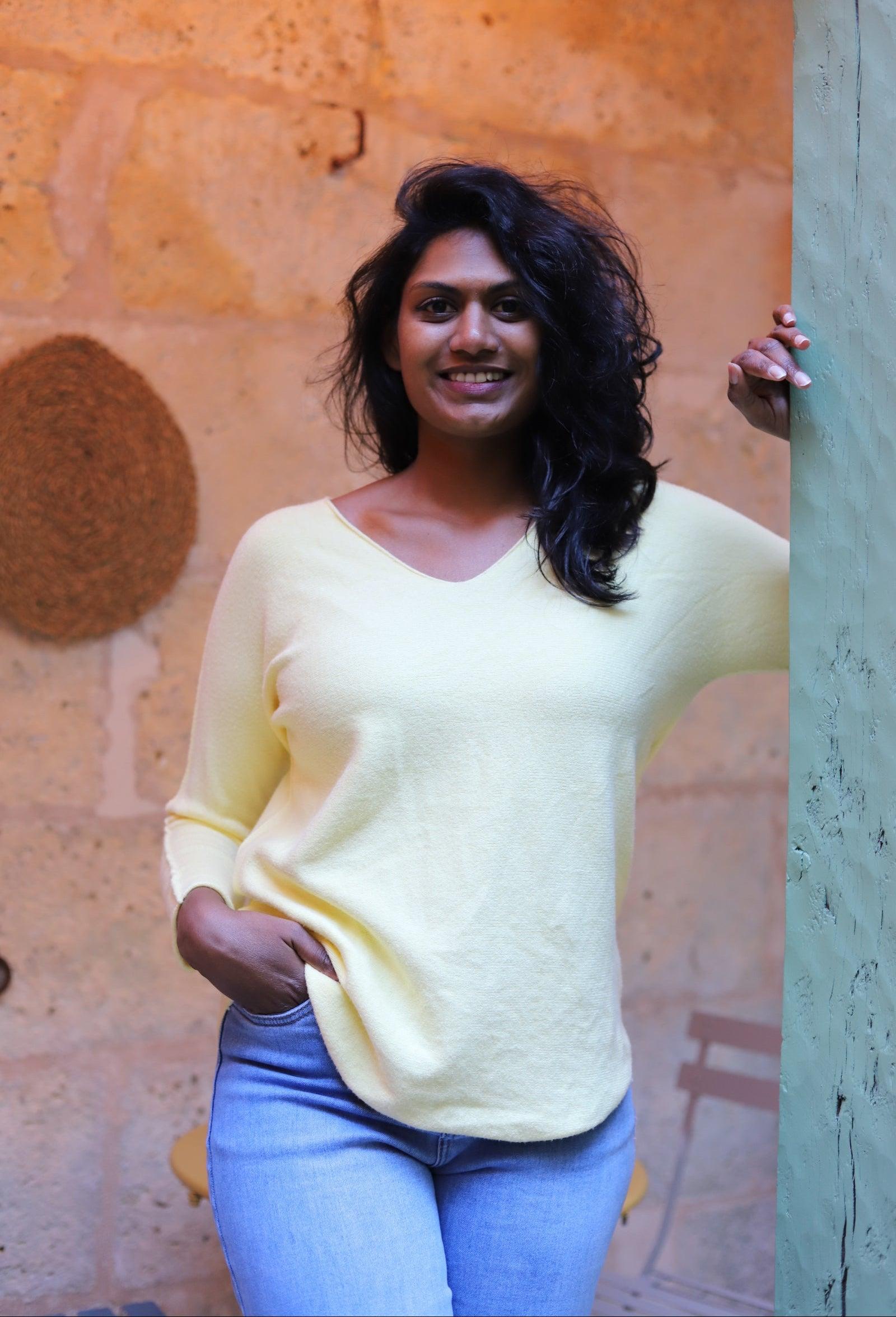 Pull Oversize Col V – Élégance et Confort au Quotidien - beautifulshop - boutique mode femme sur Angoulême