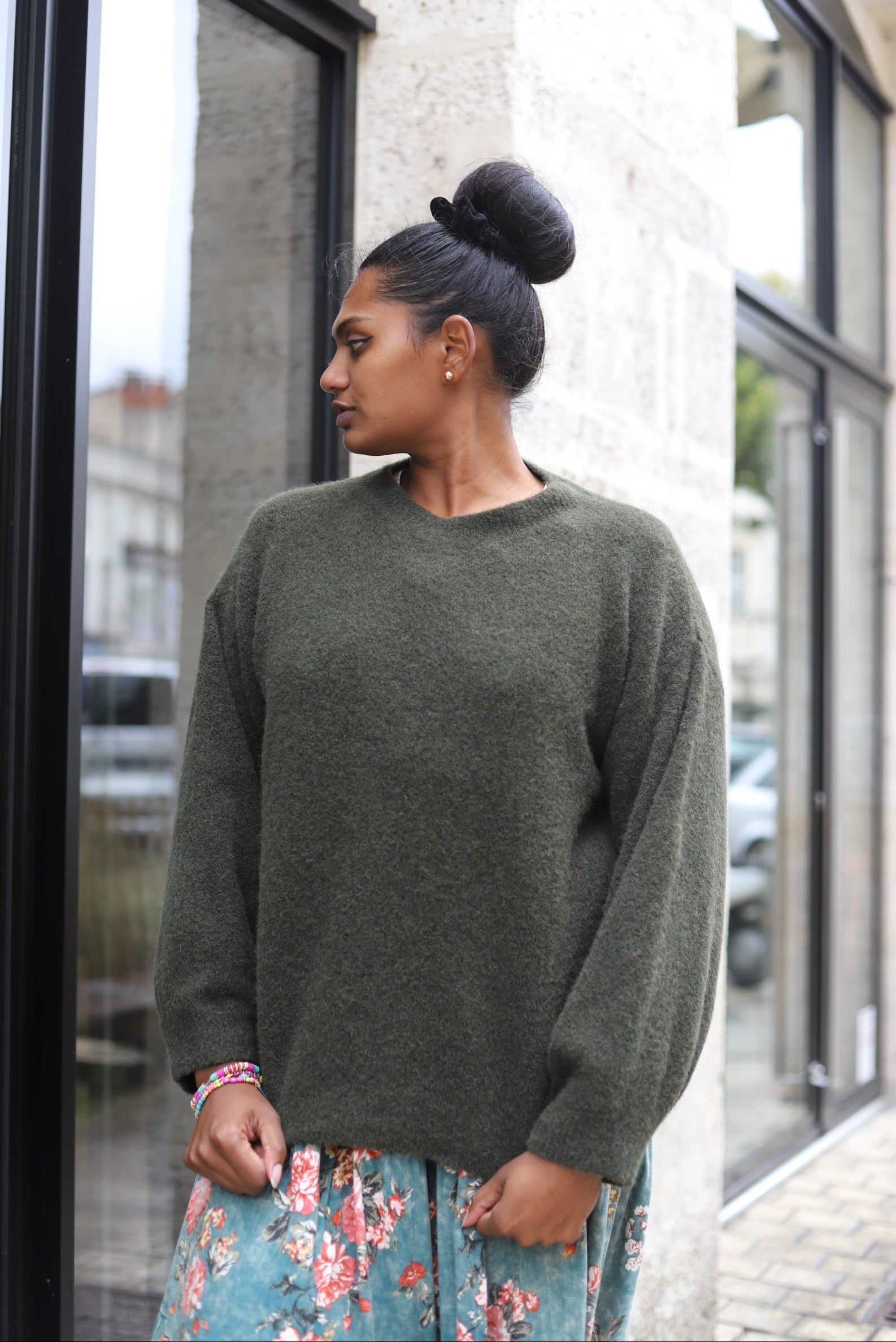 Pull Oversize kaki – Douceur & Style pour l’Hiver