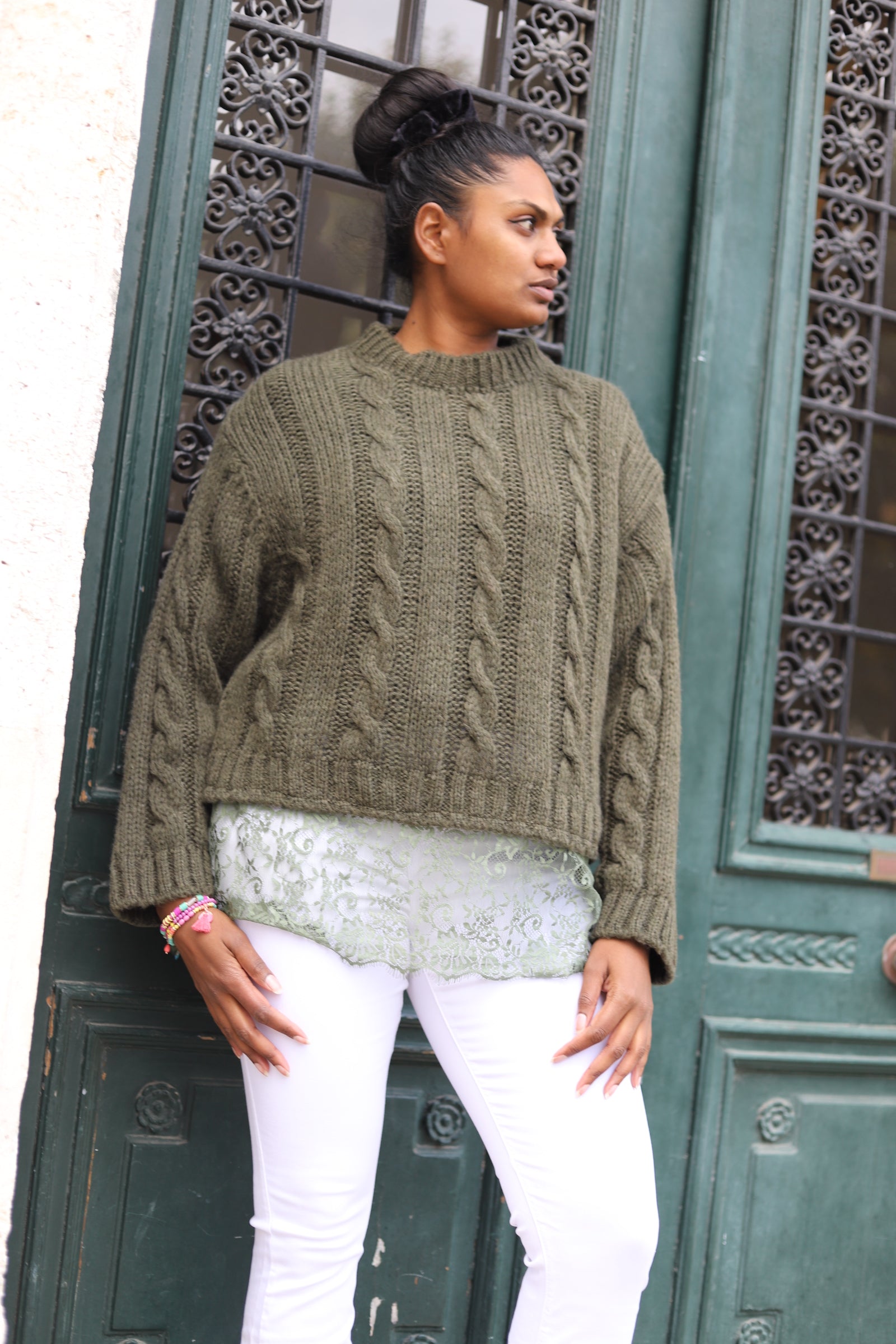 Pull kaki oversize avec dentelle bas – Beautiful Shop