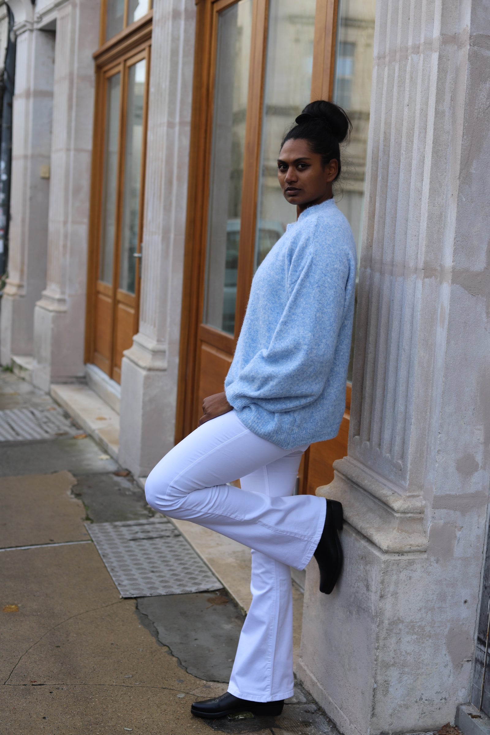 Pull oversize bleu col V femme – beautifulshop