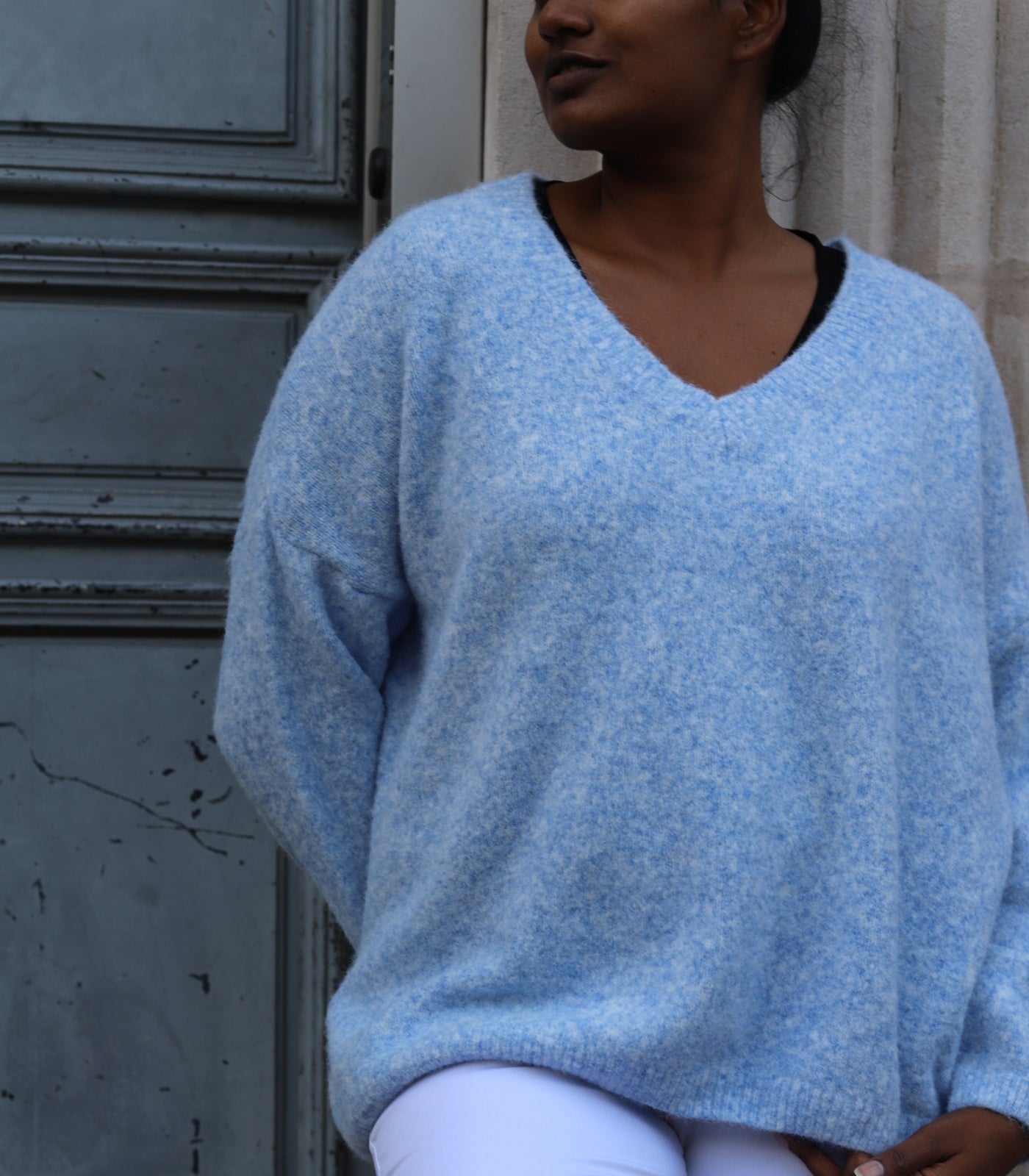 Pull oversize bleu col V femme – beautifulshop