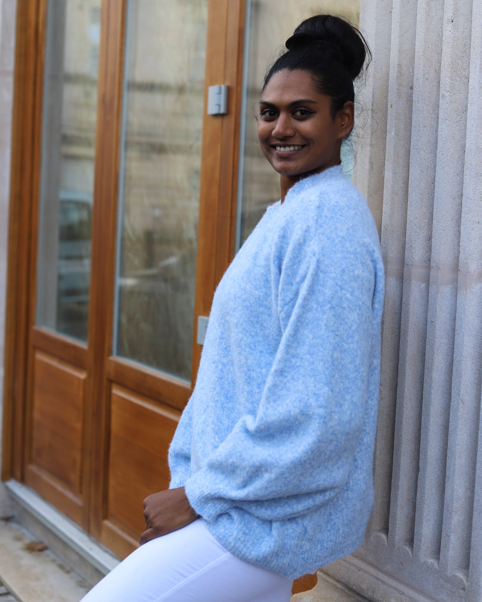 Pull oversize bleu col V femme – beautifulshop