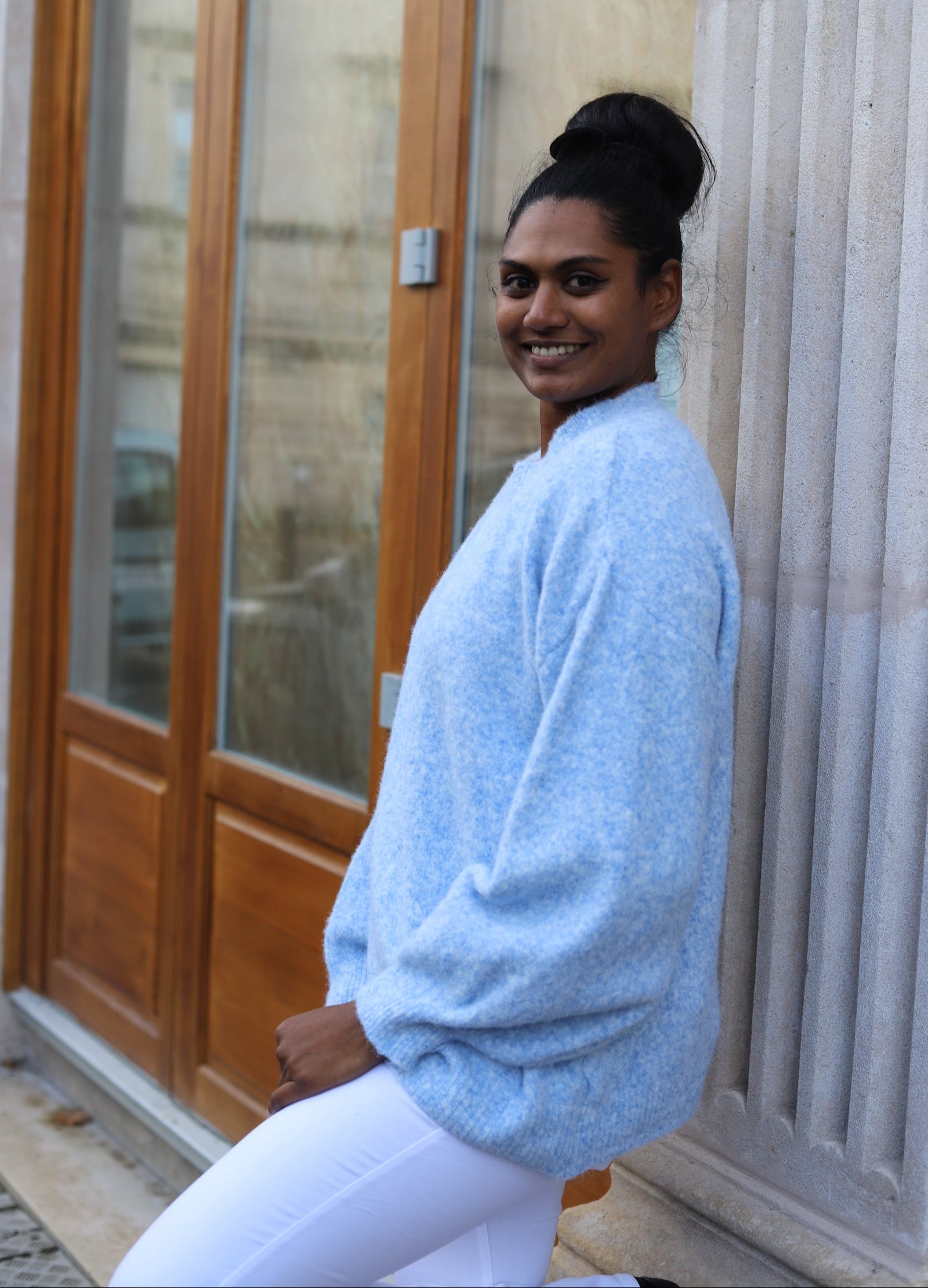 Pull oversize bleu col V femme – beautifulshop
