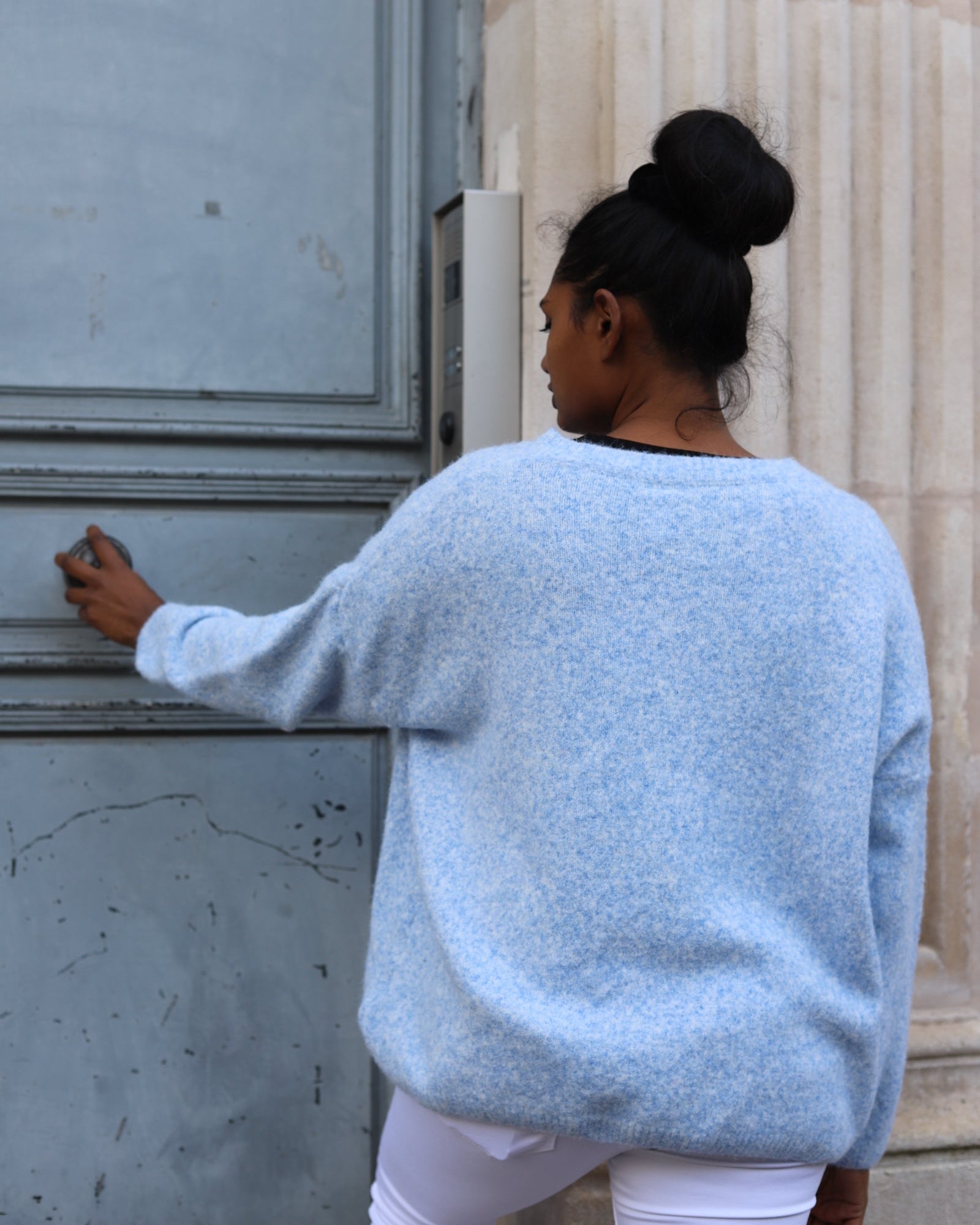 Pull oversize bleu col V femme – beautifulshop