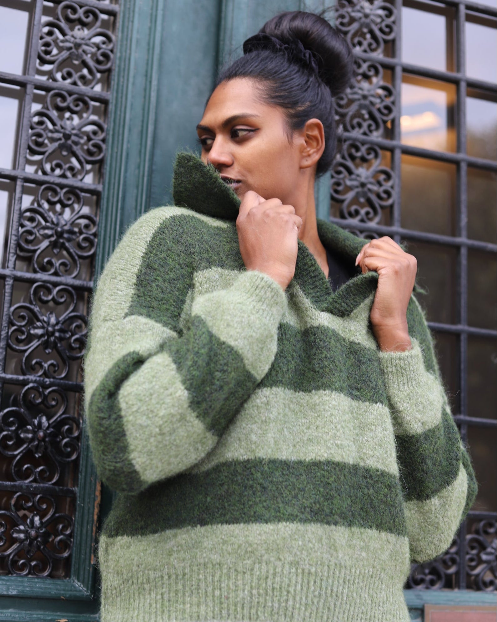 Pull rayé kaki col chemise – Taille unique 36/42 | Beautiful Shop