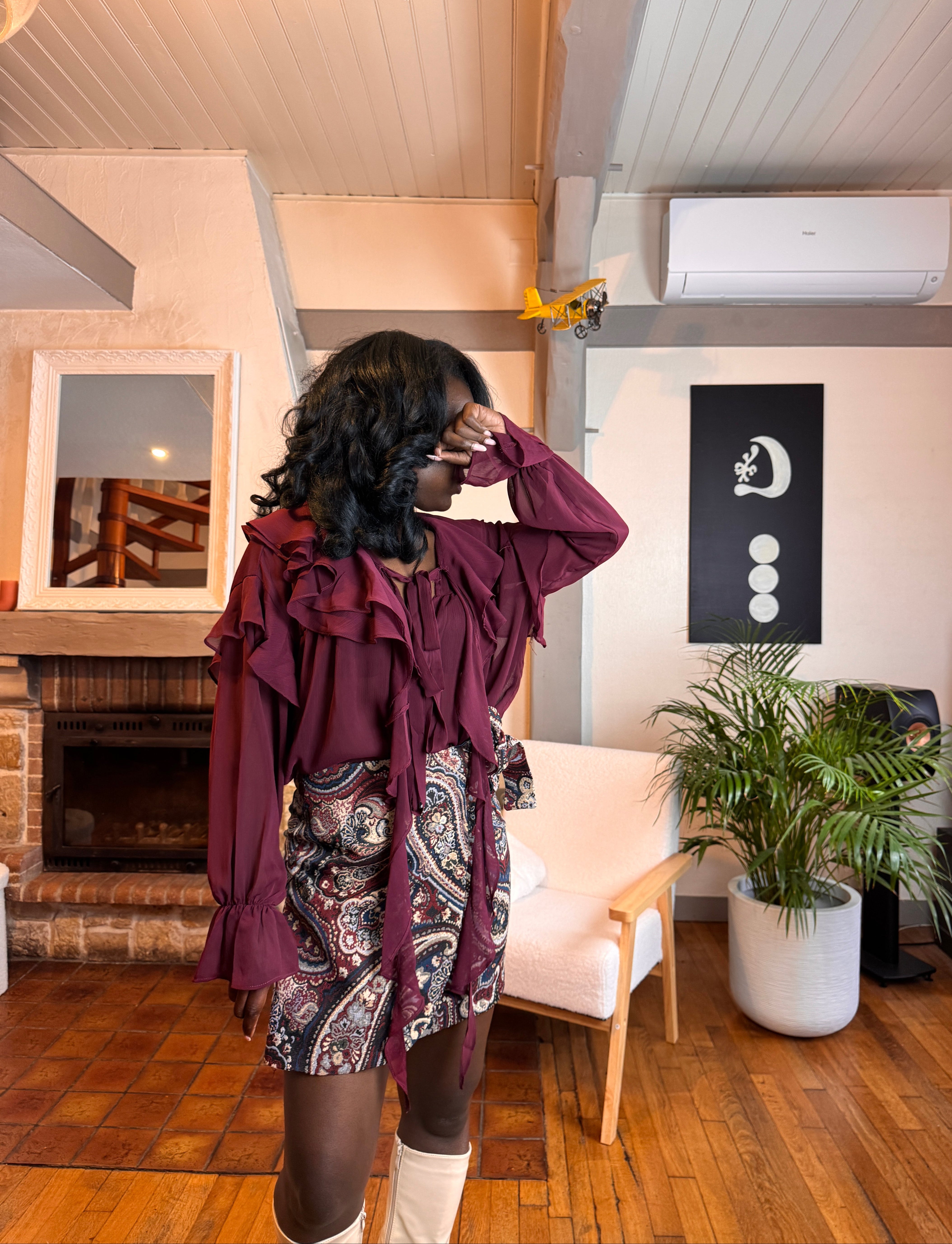 blouse fluide femme, blouse rouge bordeaux, blouse à volants, haut élégant femme, blouse ample chic, blouse soirée fluide