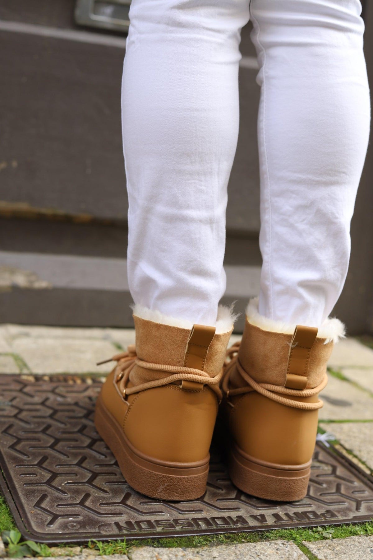 Bottines montantes camel à doublure synthétique – Beautiful Shop