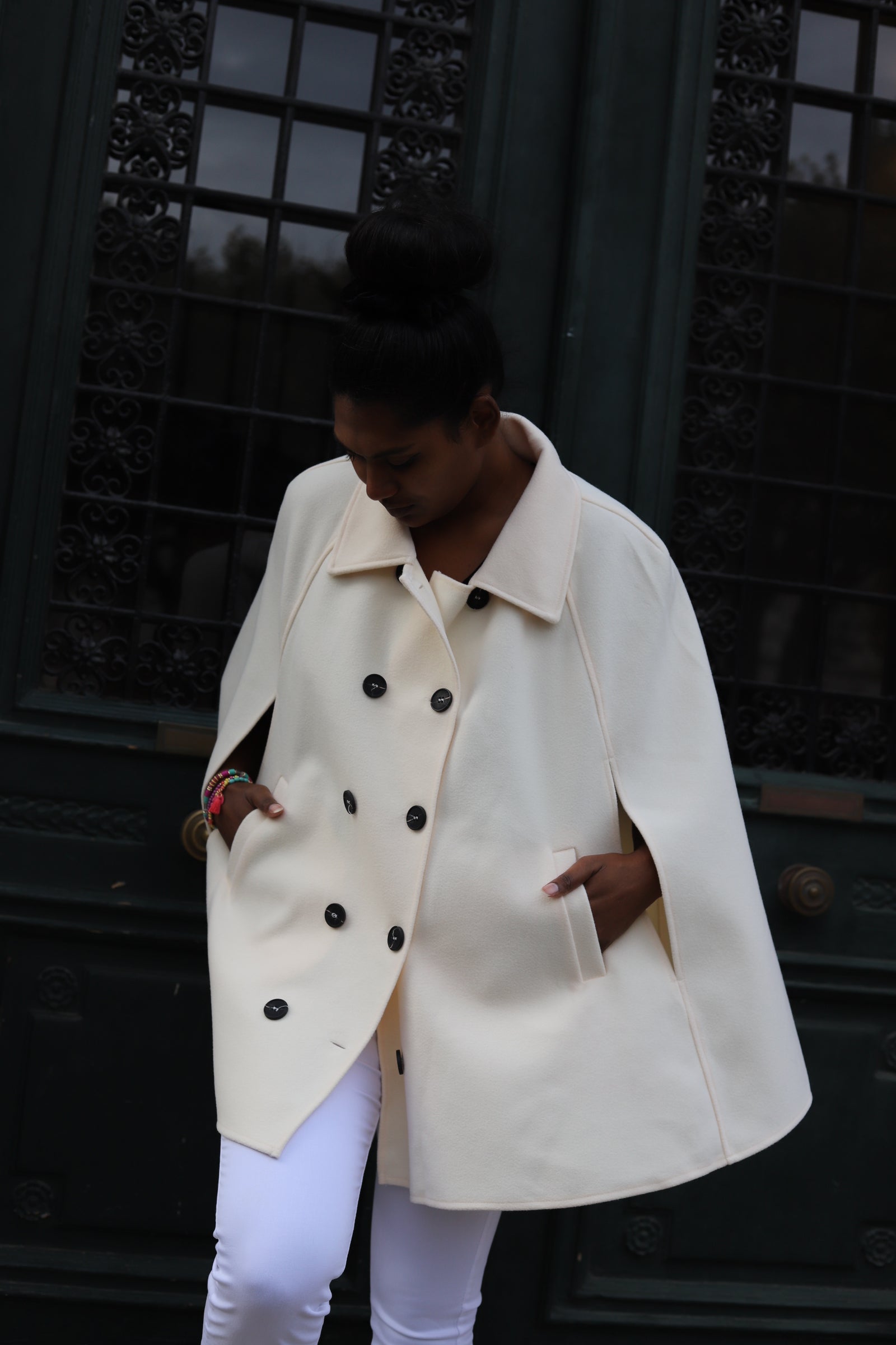 cape femme hiver, veste cape beige, manteau original femme, veste élégante taille unique, manteau tendance 2025, veste oversize chic