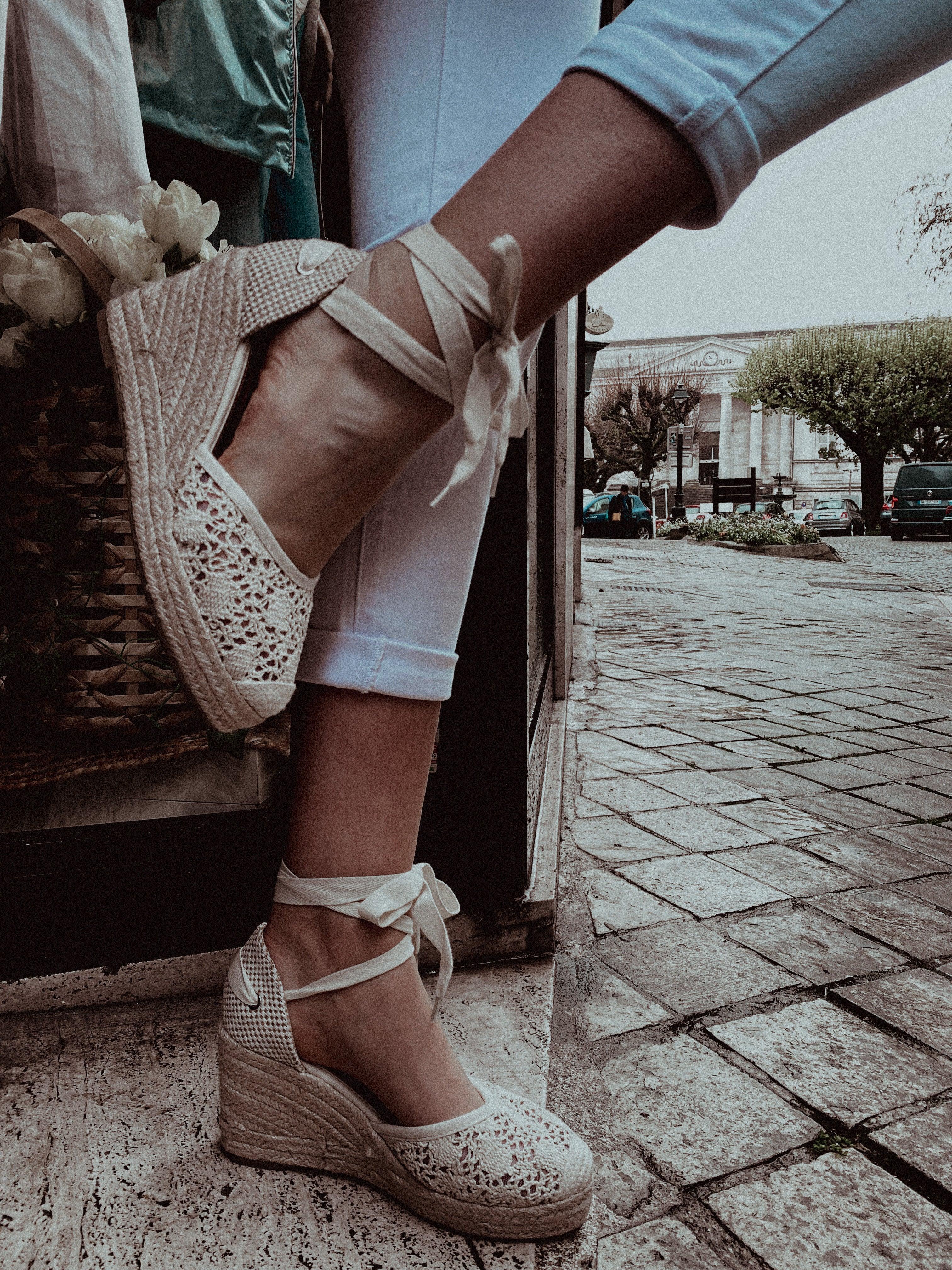 Espadrilles compensées en toile beige - beautifulshop