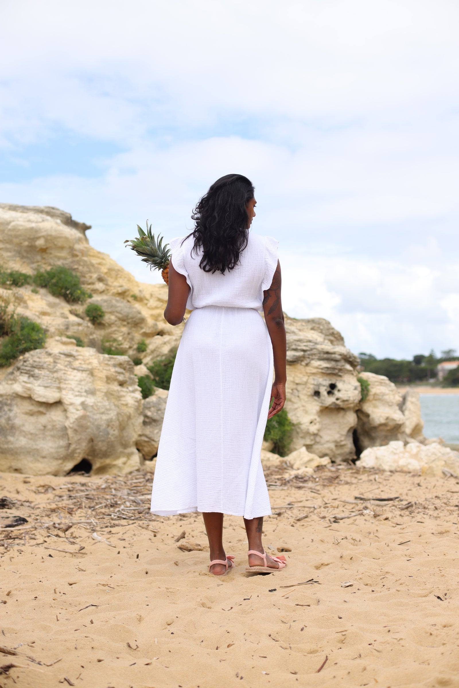 femme, robe blanche bohème chic, robe longue fluide femme, robe sous