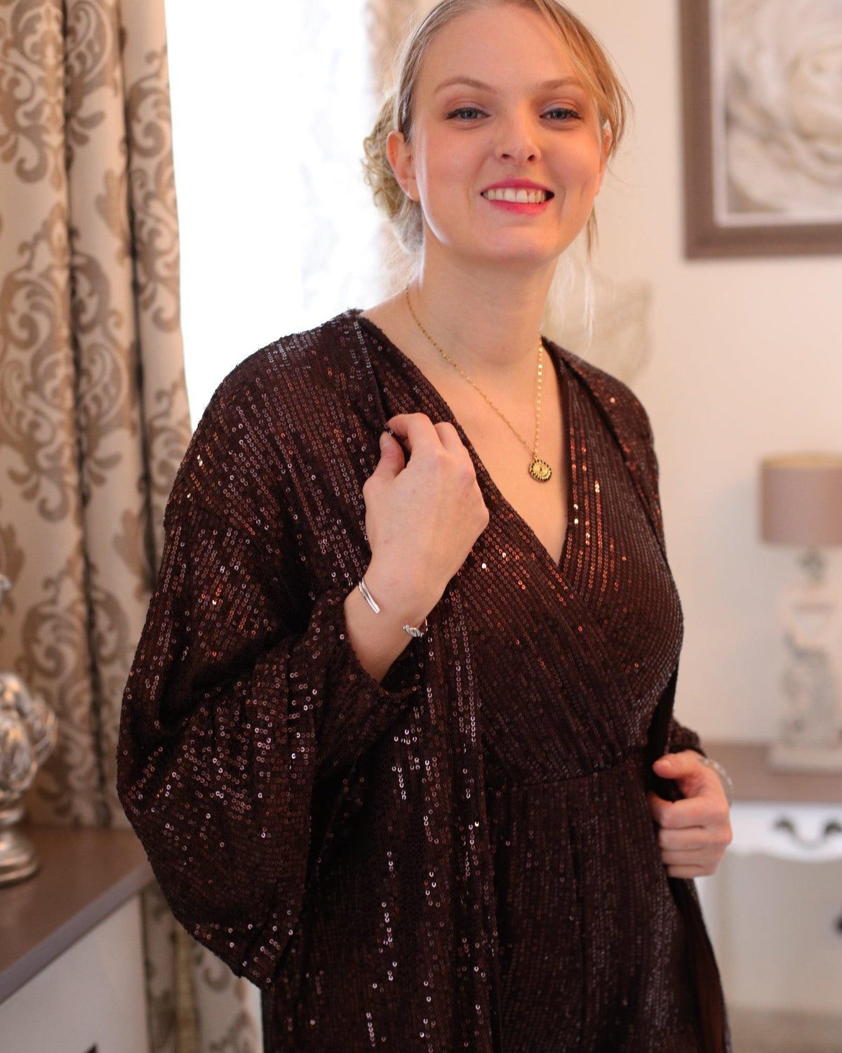 Gilet long chocolat à sequins – Beautiful Shop