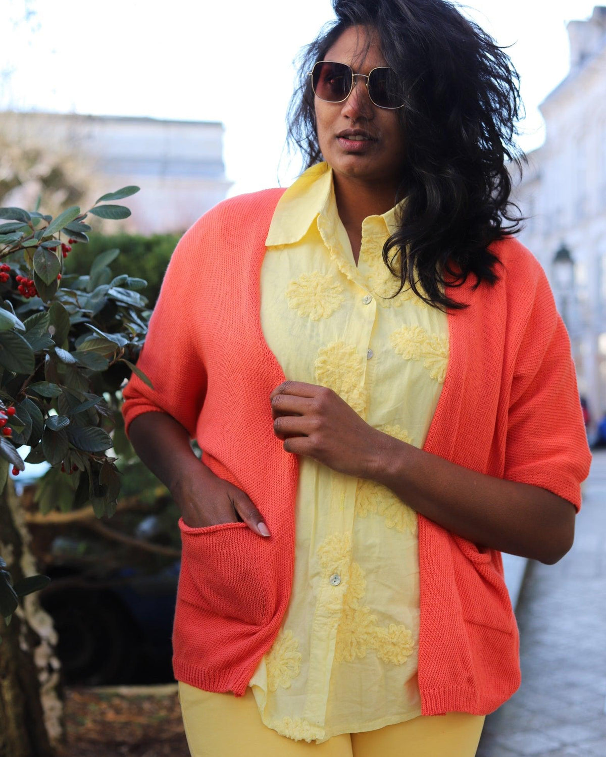 Gilet orange en maille à manches courtes – Beautiful Shop