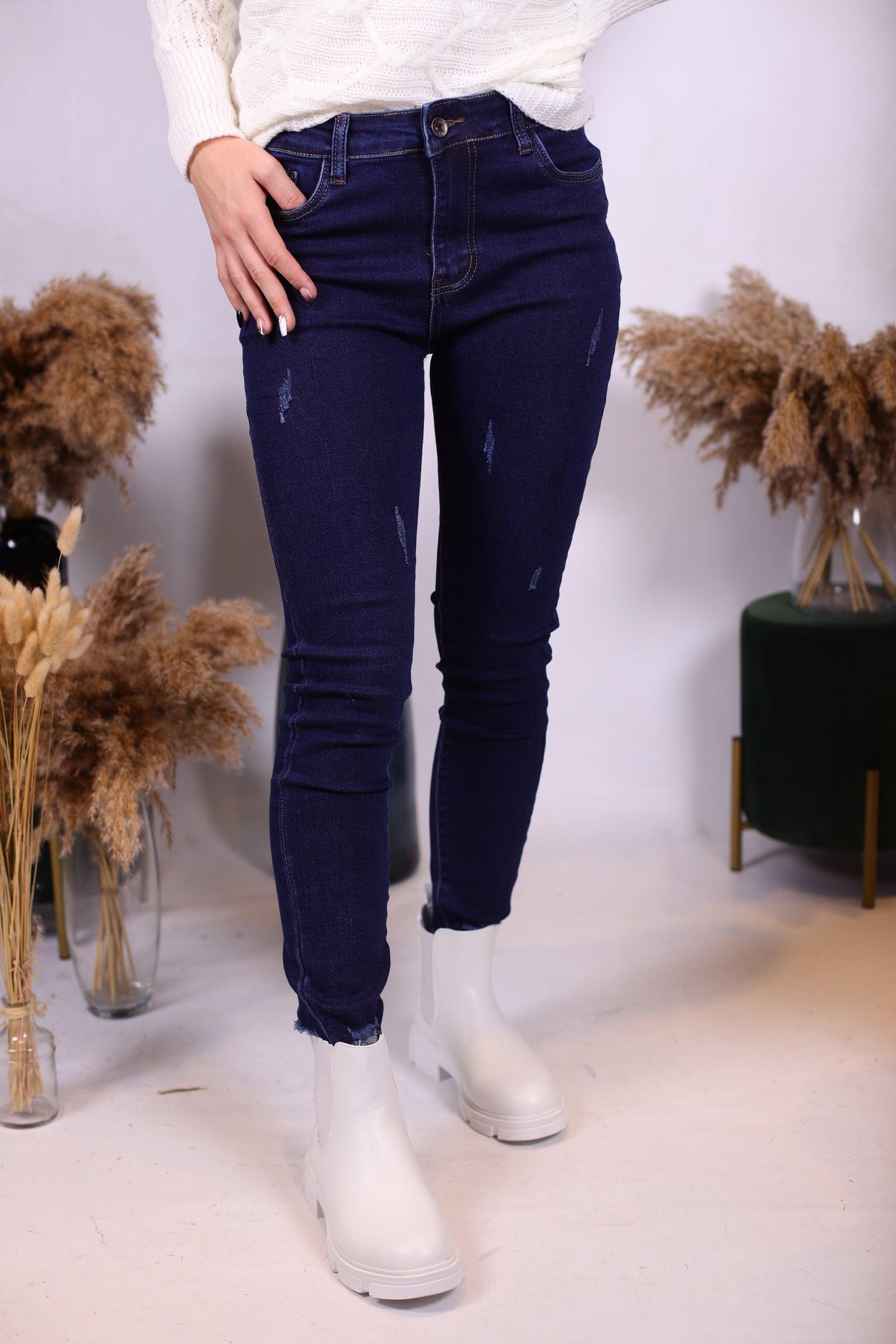 Jeans bleu légèrement destroy - beautifulshop