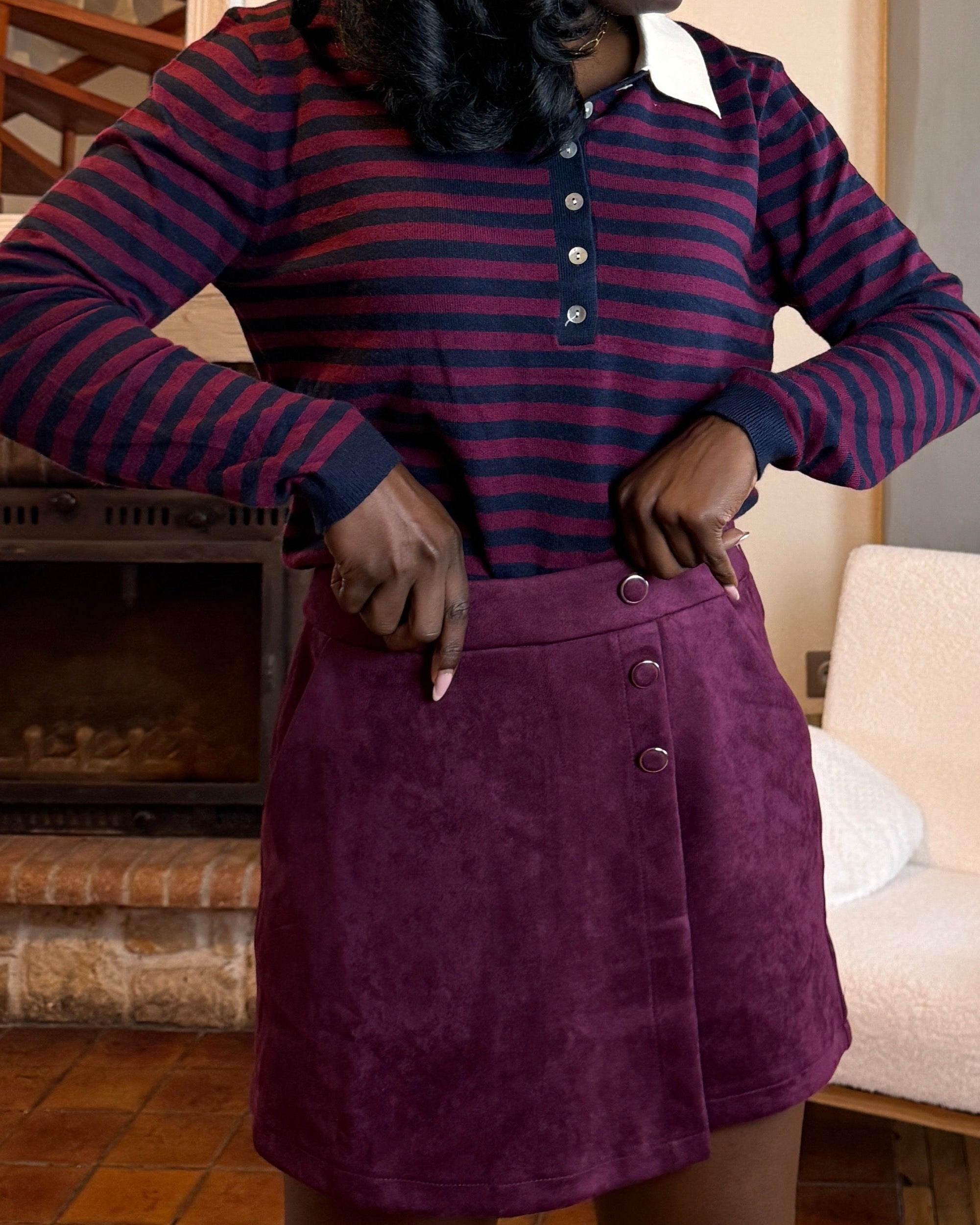 jupe short femme, jupe-short bordeaux, jupe avec short intégré, jupe portefeuille taille haute, jupe effet suédine, jupe d’hiver courte