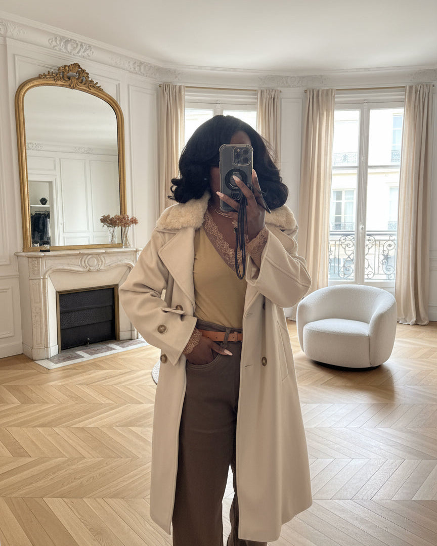Manteau long beige à col en fausse fourrure amovible – Beautiful Shop