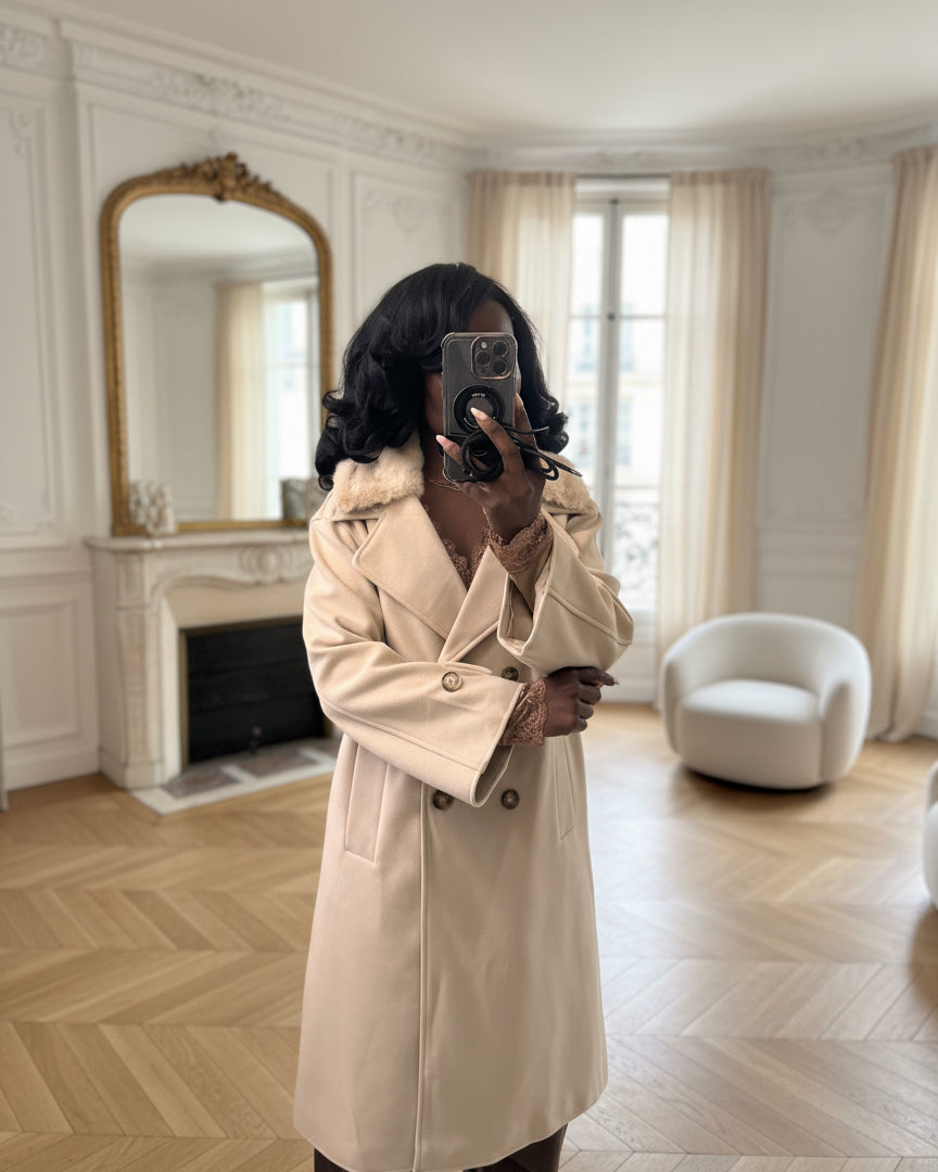 Manteau long beige à col en fausse fourrure amovible – Beautiful Shop