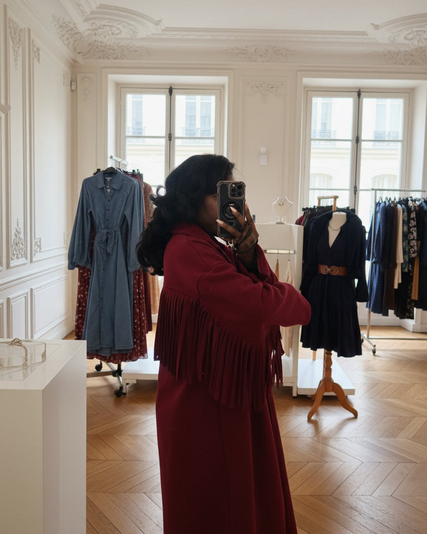 manteau franges bordeaux, manteau oversize femme, manteau western chic, manteau long italien, manteau tendance automne hiver, manteau frangé rouge