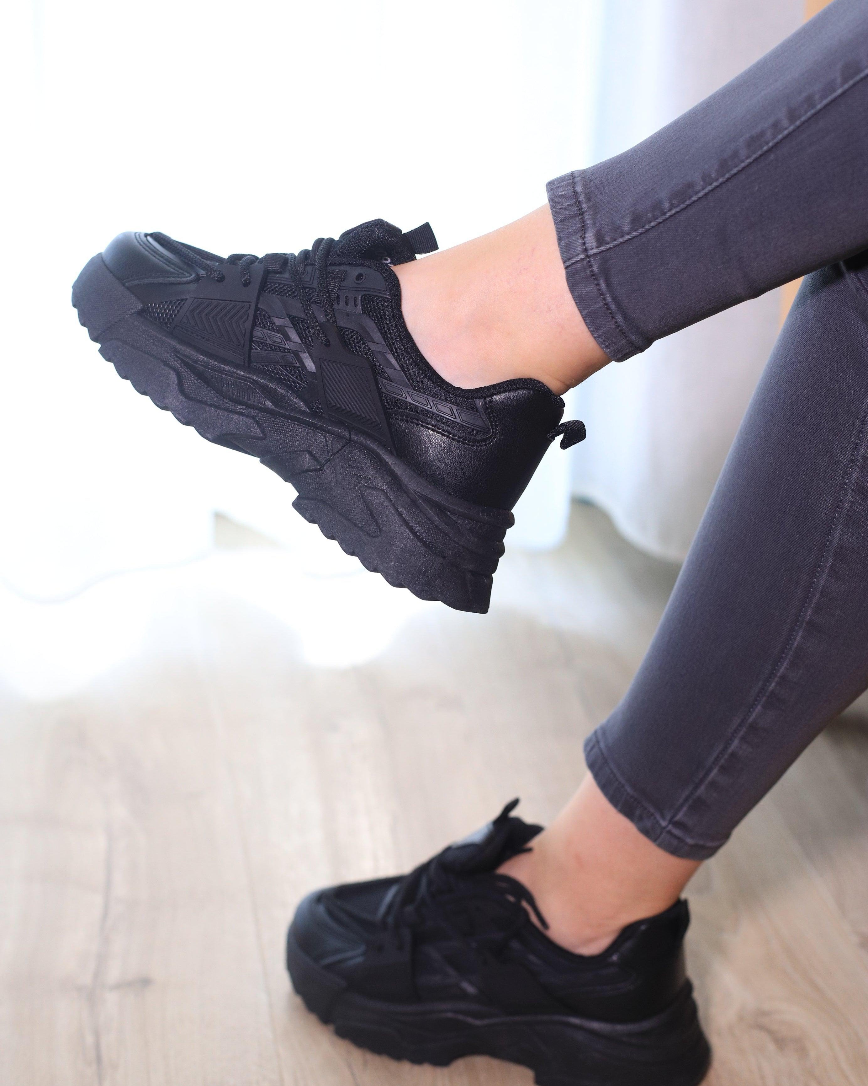 Paire de Baskets Noires - beautifulshop