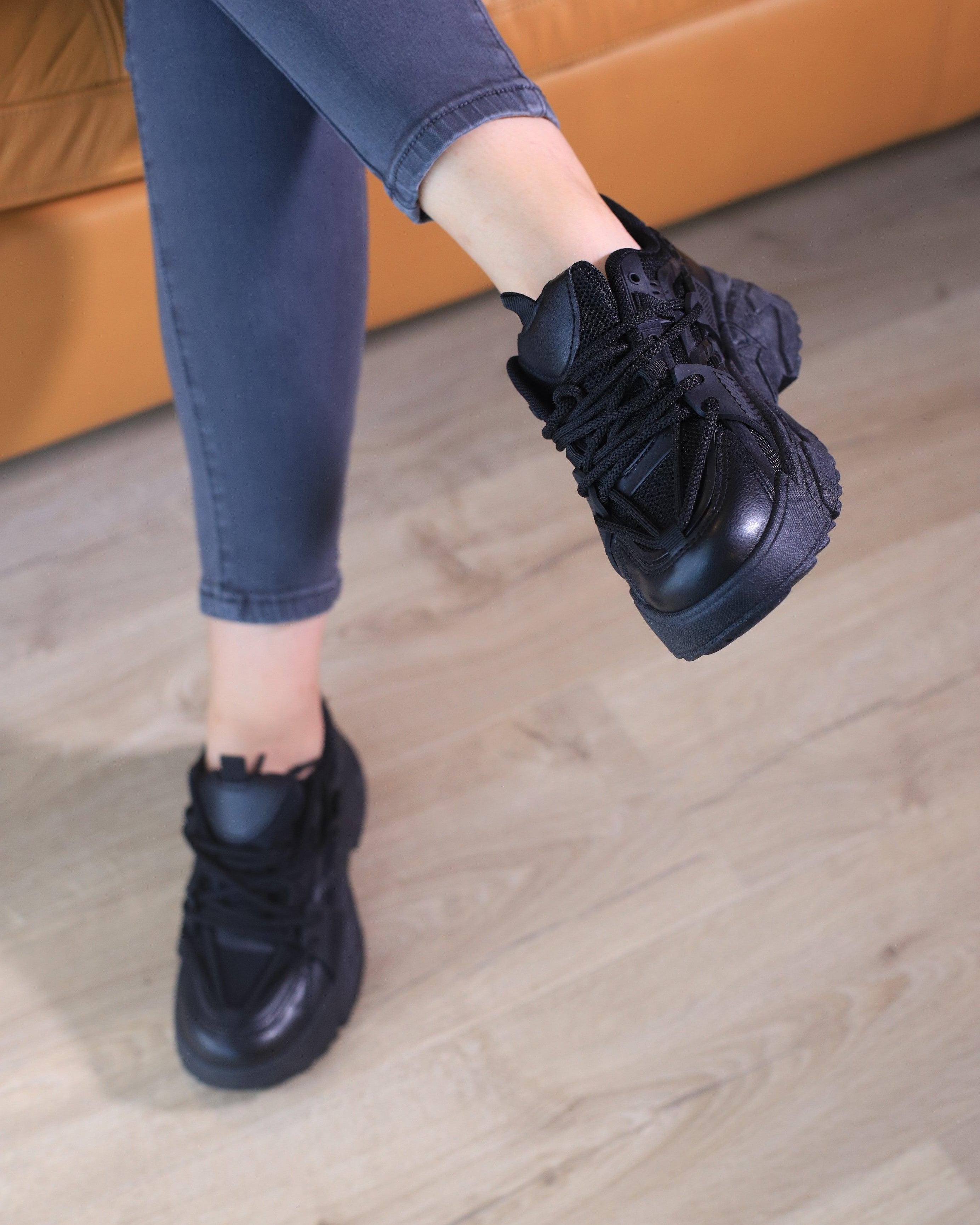 Paire de Baskets Noires - beautifulshop