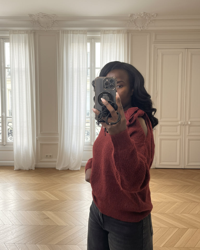 Pull bordeaux à épaule dénudée et nœud en dentelle – Beautiful Shop