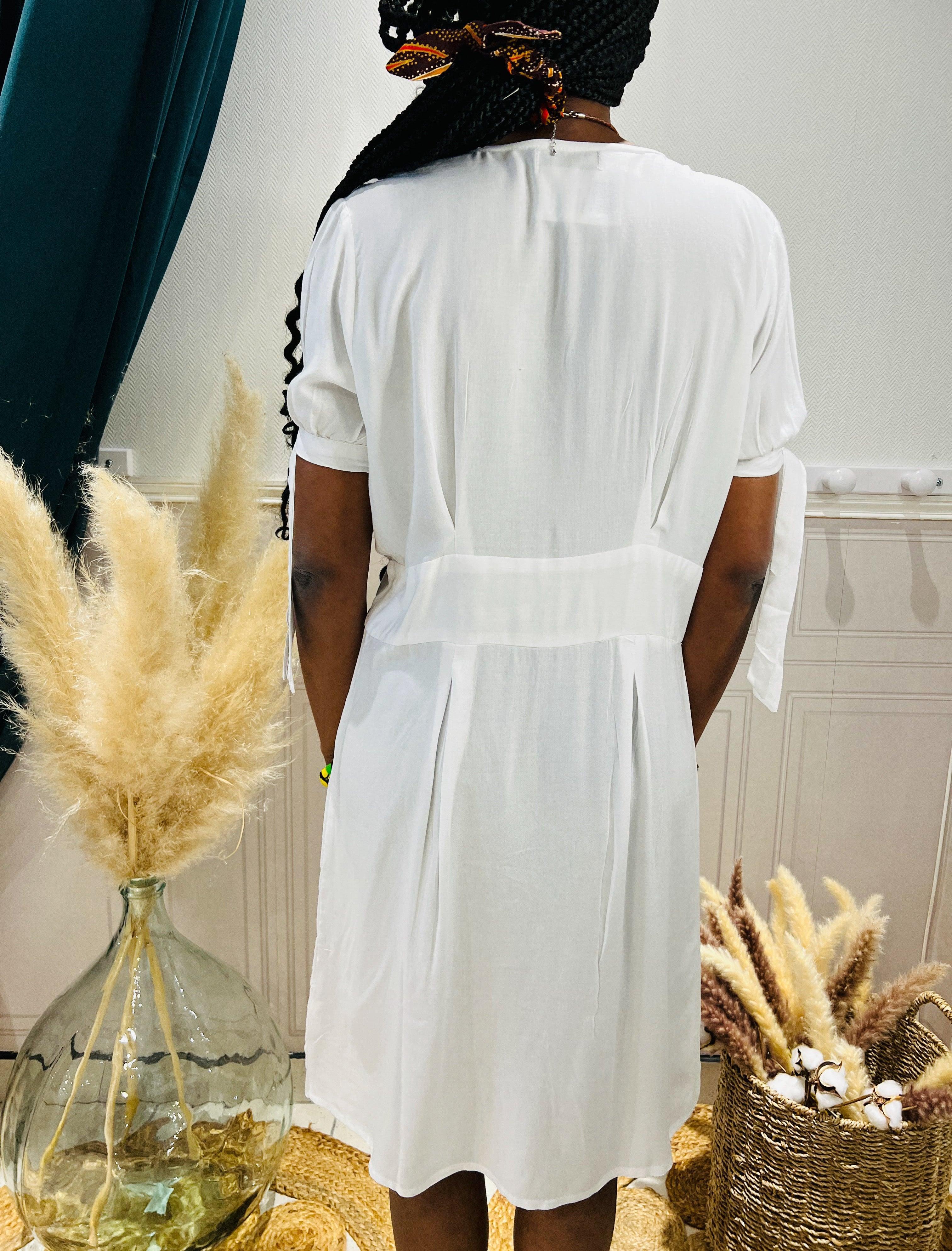 Robe blanche boutonnée à l'avant - beautifulshop