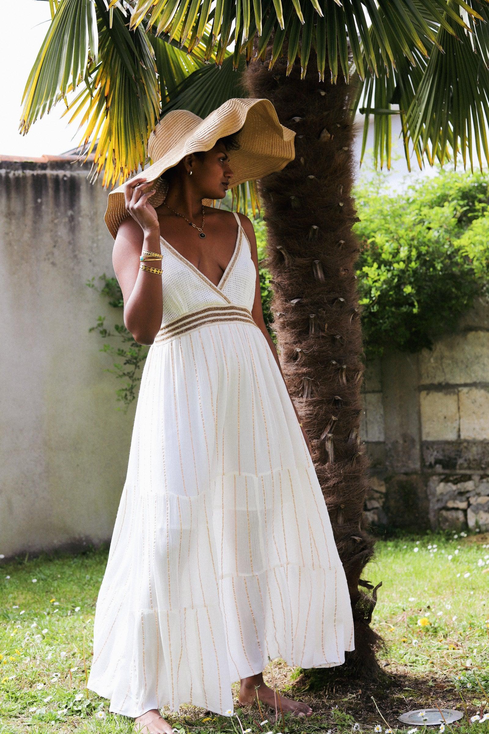 Robe Longue Beige à Bretelles Fines et Broderie - beautifulshop