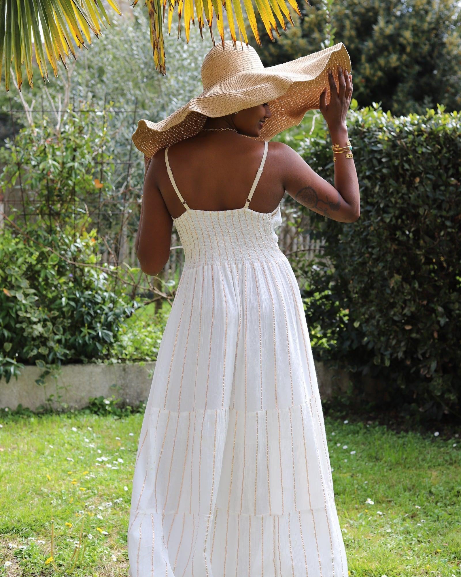 Robe Longue Beige à Bretelles Fines et Broderie - beautifulshop