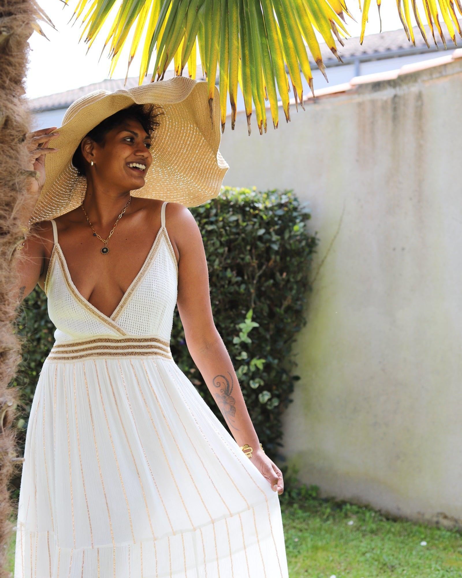 Robe Longue Beige à Bretelles Fines et Broderie - beautifulshop