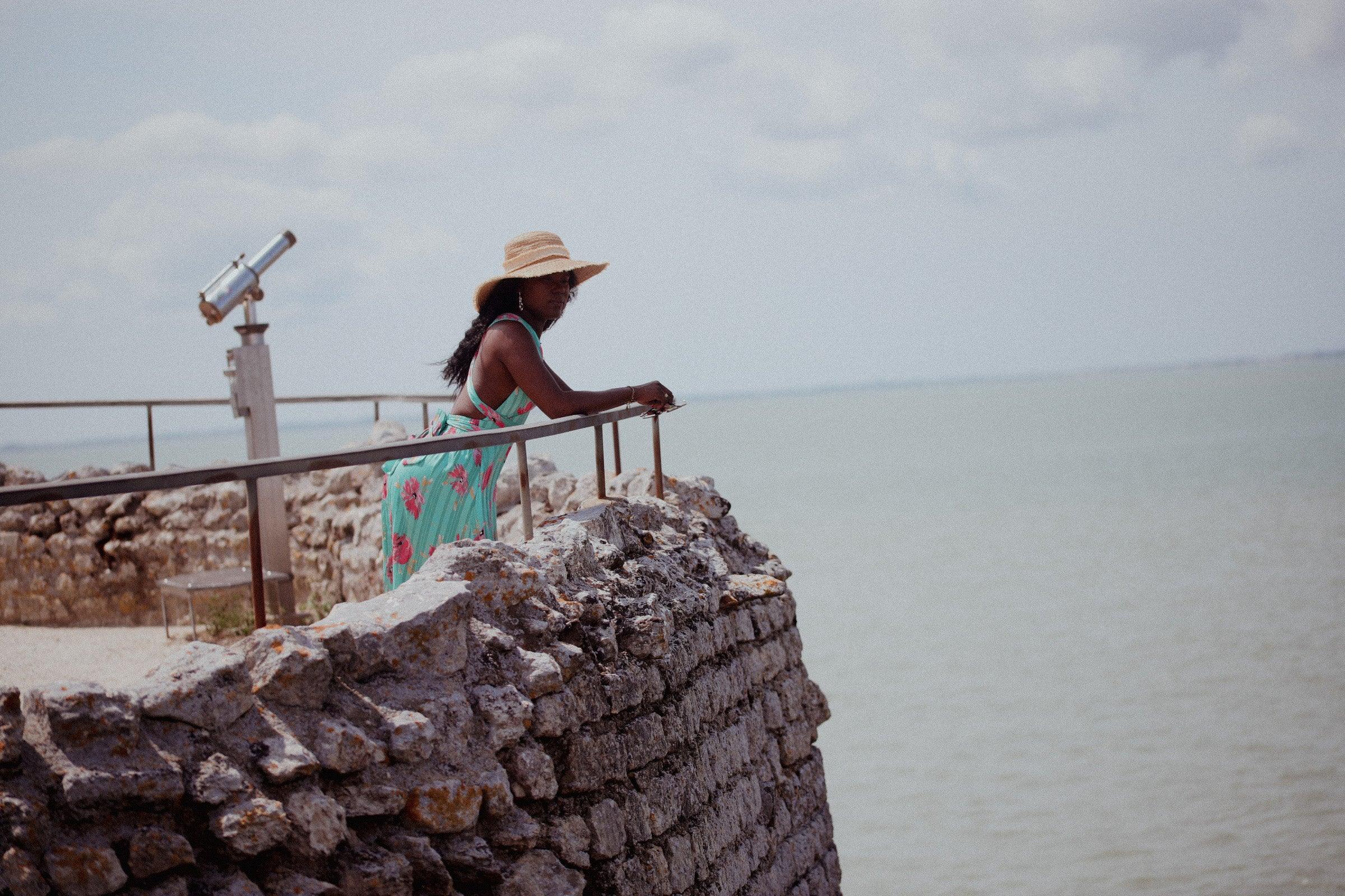 Robe Longue Dos Nu, Col V - Imprimé aux Tons Verts Brésil - beautifulshop