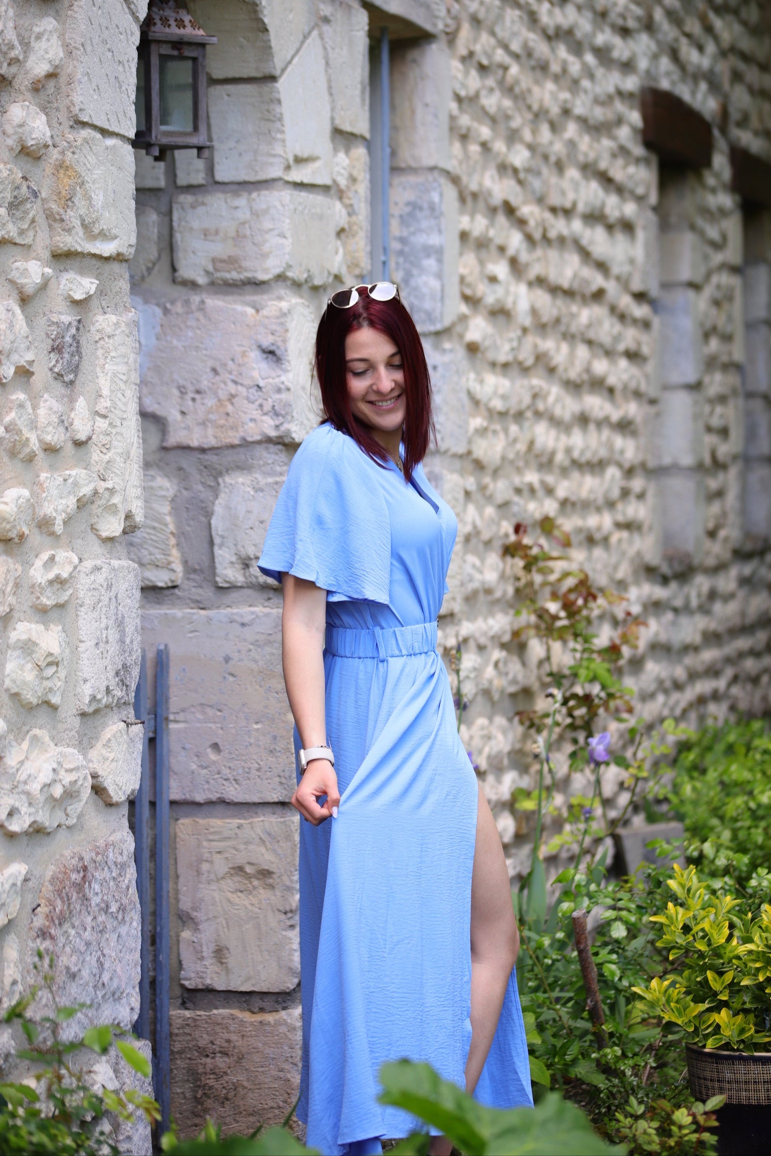 Robe Longue Bleu Uni – Élégance estivale à la ceinture dorée - beautifulshop