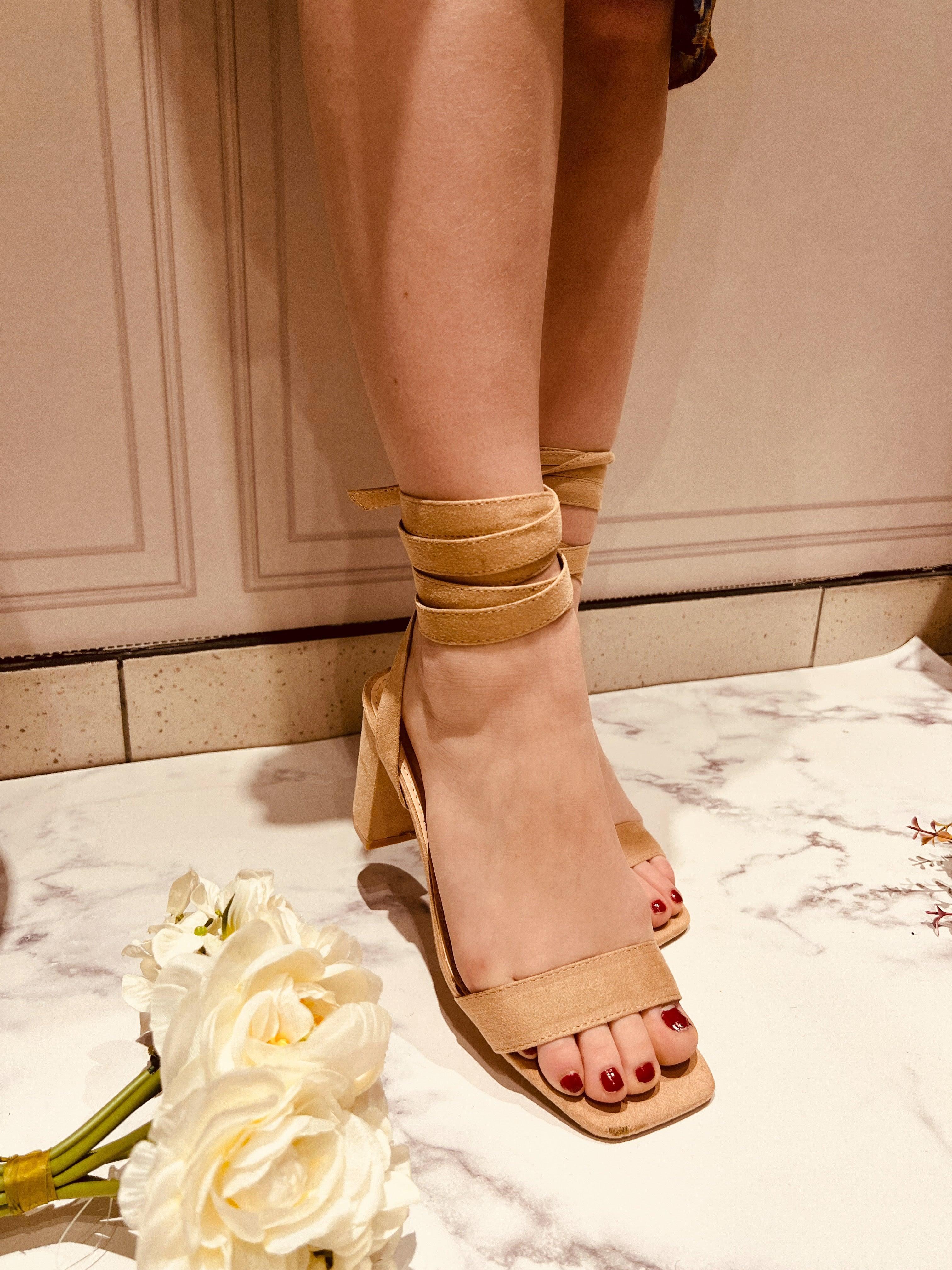 Sandales à talons carré beige - beautifulshop