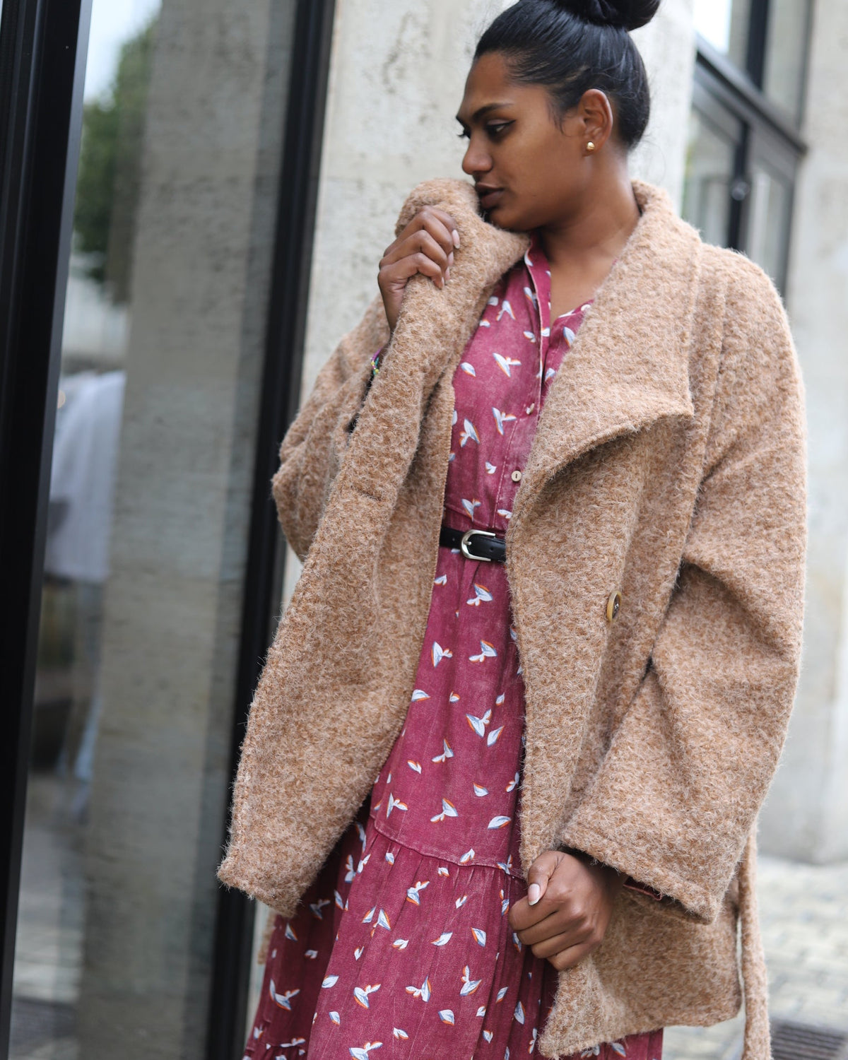 veste femme hiver camel, manteau effet laine bouclée, veste ceinturée chaude, veste italienne femme, manteau tendance automne 2025