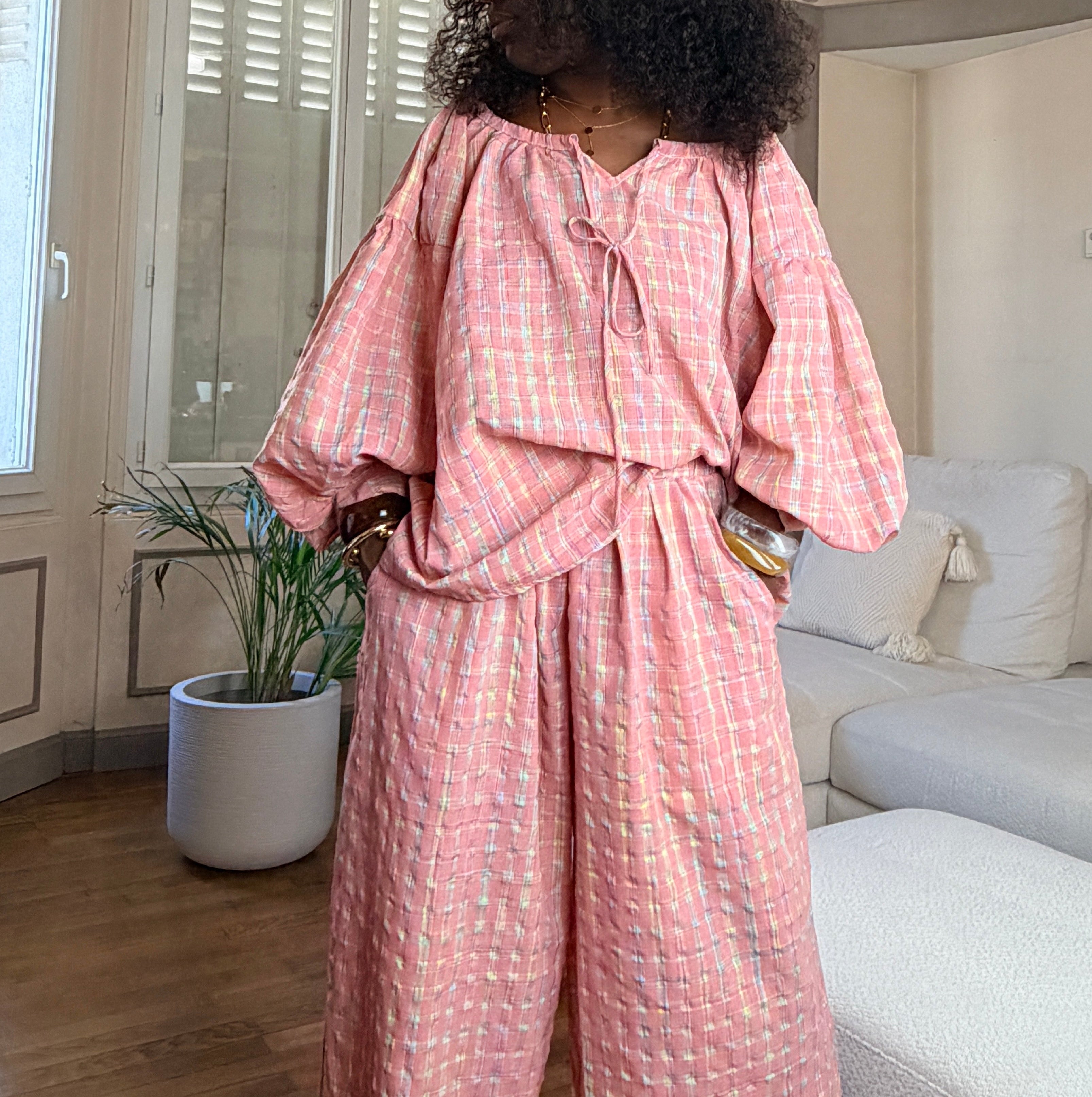     Blouse bohème rose en coton à coupe ample et manches bouffantes