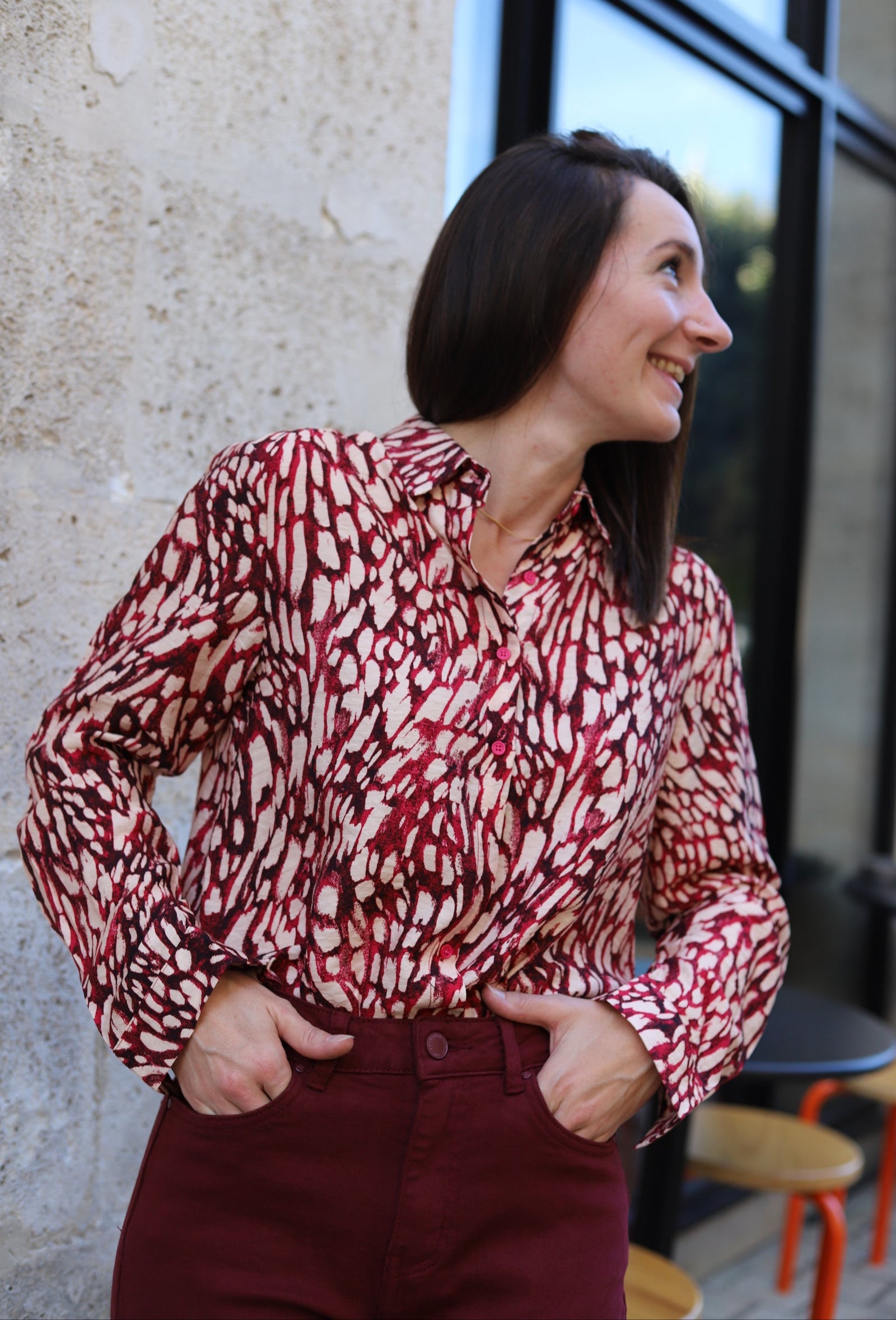 Chemise Imprimée Graphique Rouge & Crème – Manches longues – Tissu fluide | Made in Italy