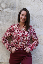 Chemise Imprimée Graphique Rouge & Crème – Manches longues – Tissu fluide | Made in Italy