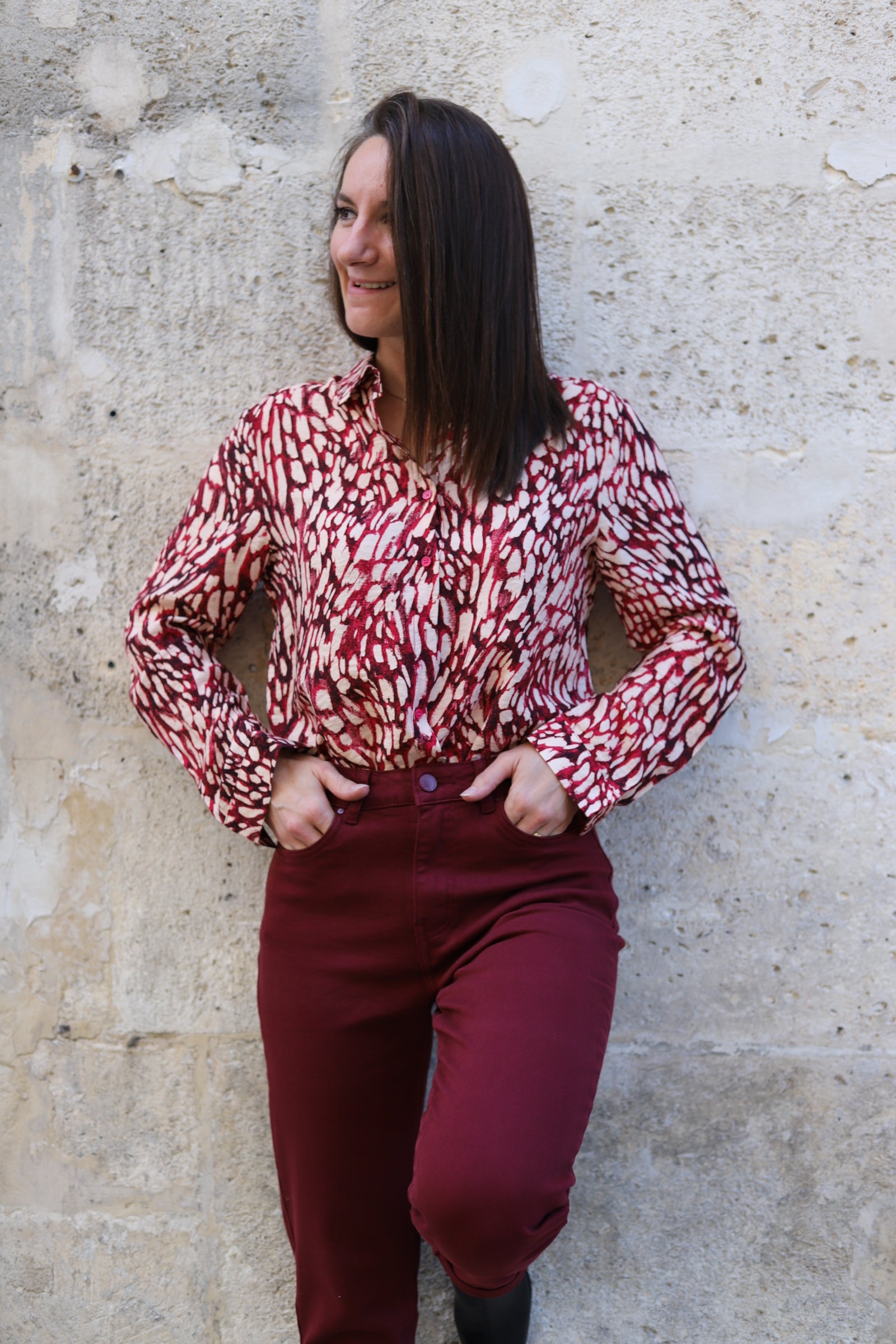 Chemise Imprimée Graphique Rouge & Crème – Manches longues – Tissu fluide | Made in Italy