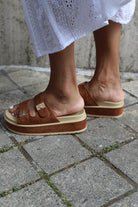 Sandales compensées camel à double bride-beautifulshop